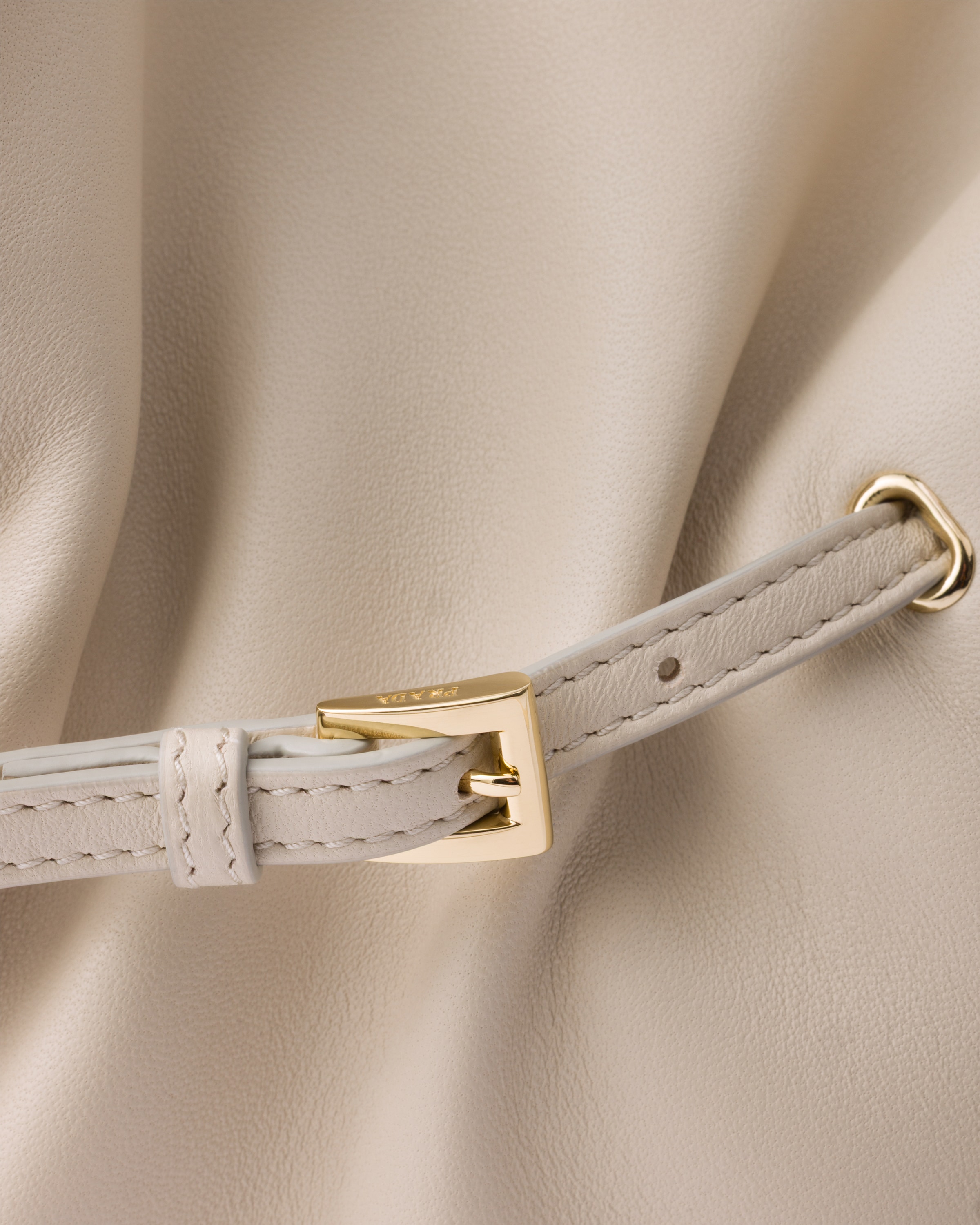 PRADA アイボリー ストーン付きバレッタ 2143300214338_01.jpg