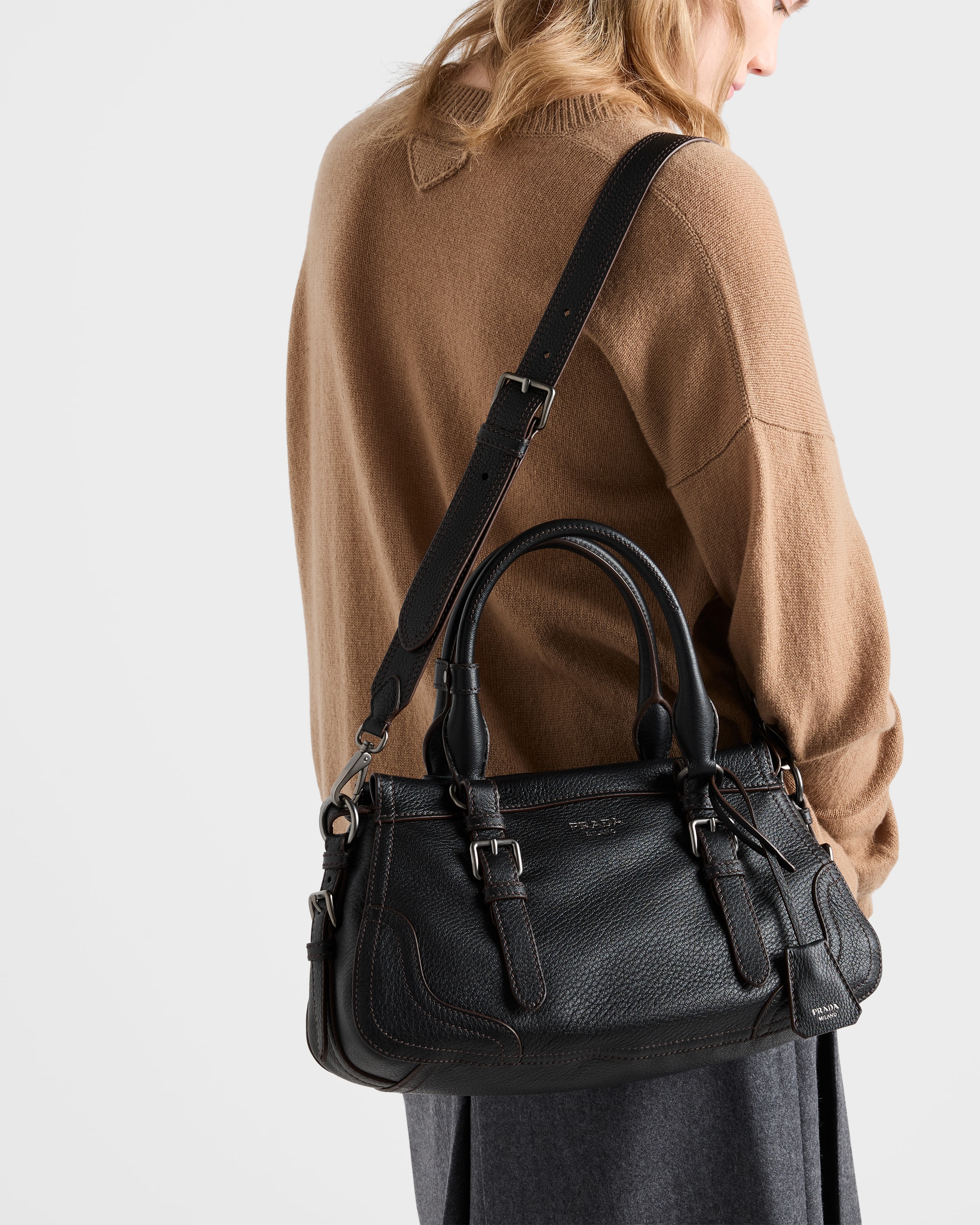 ブラック ラージ レザー トートバッグ | PRADA