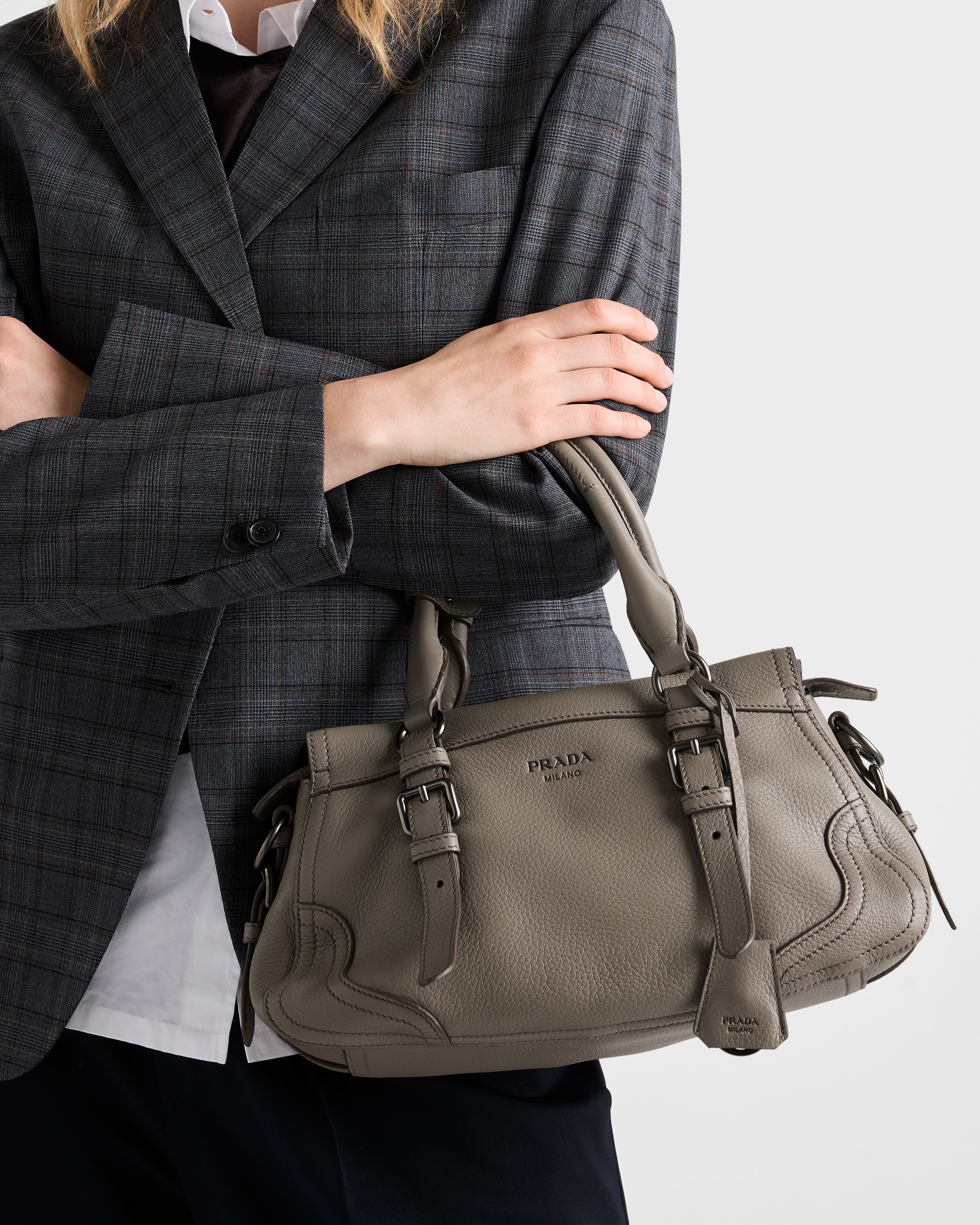 クレイグレー ラージ レザー トートバッグ | PRADA - 日本