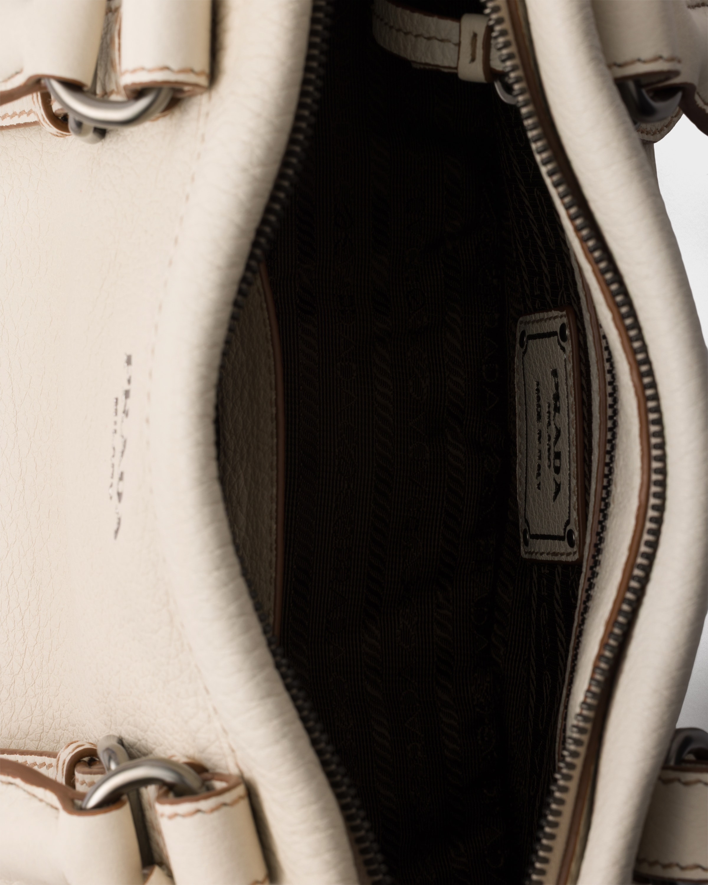 オフホワイト ラージ レザー トートバッグ | PRADA