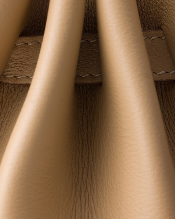 Medium leather tote bag - Sand Beige Medium leather tote bag - Sand Beige