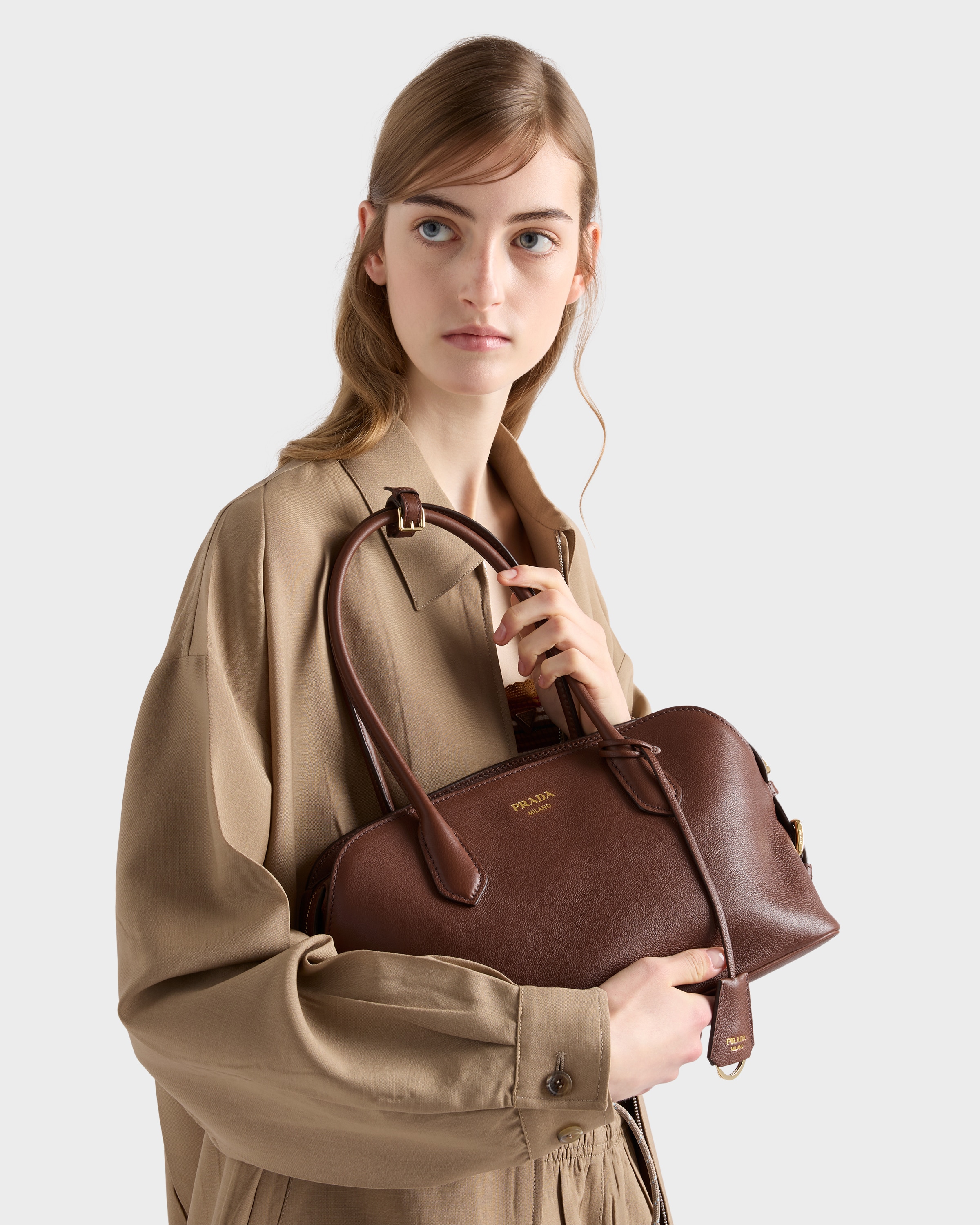 チェストナットブラウン ミディアム レザー トートバッグ | PRADA - 日本