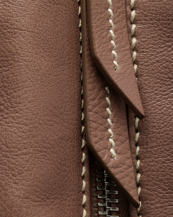 Prada Bonnie medium antiqued leather tote bag - Chestnut Brown Prada Bonnie medium antiqued leather tote bag - Chestnut Brown