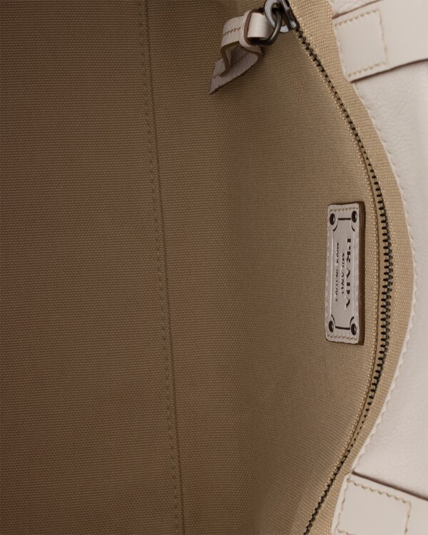 حقيبة تسوّق Prada Route من الجلد متوسطة الحجم - أبيض طباشيري حقيبة تسوّق Prada Route من الجلد متوسطة الحجم - أبيض طباشيري