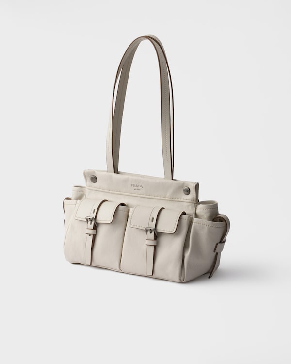 حقيبة تسوّق Prada Route من الجلد متوسطة الحجم - أبيض طباشيري حقيبة تسوّق Prada Route من الجلد متوسطة الحجم - أبيض طباشيري