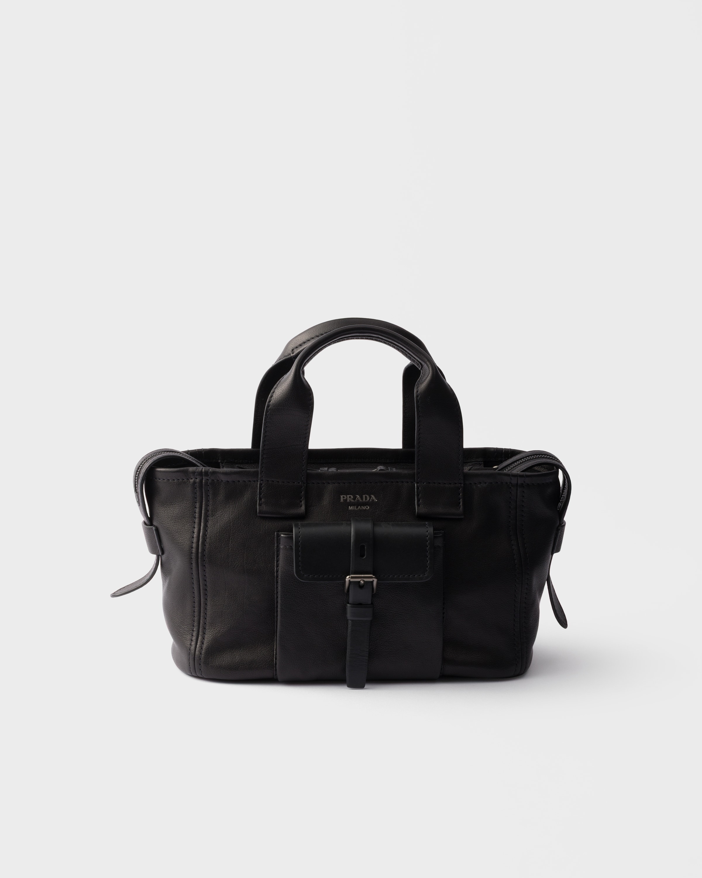 プラダ レザーバック ブラック プラダ ルート ミディアム レザー トートバッグ | PRADA - 日本