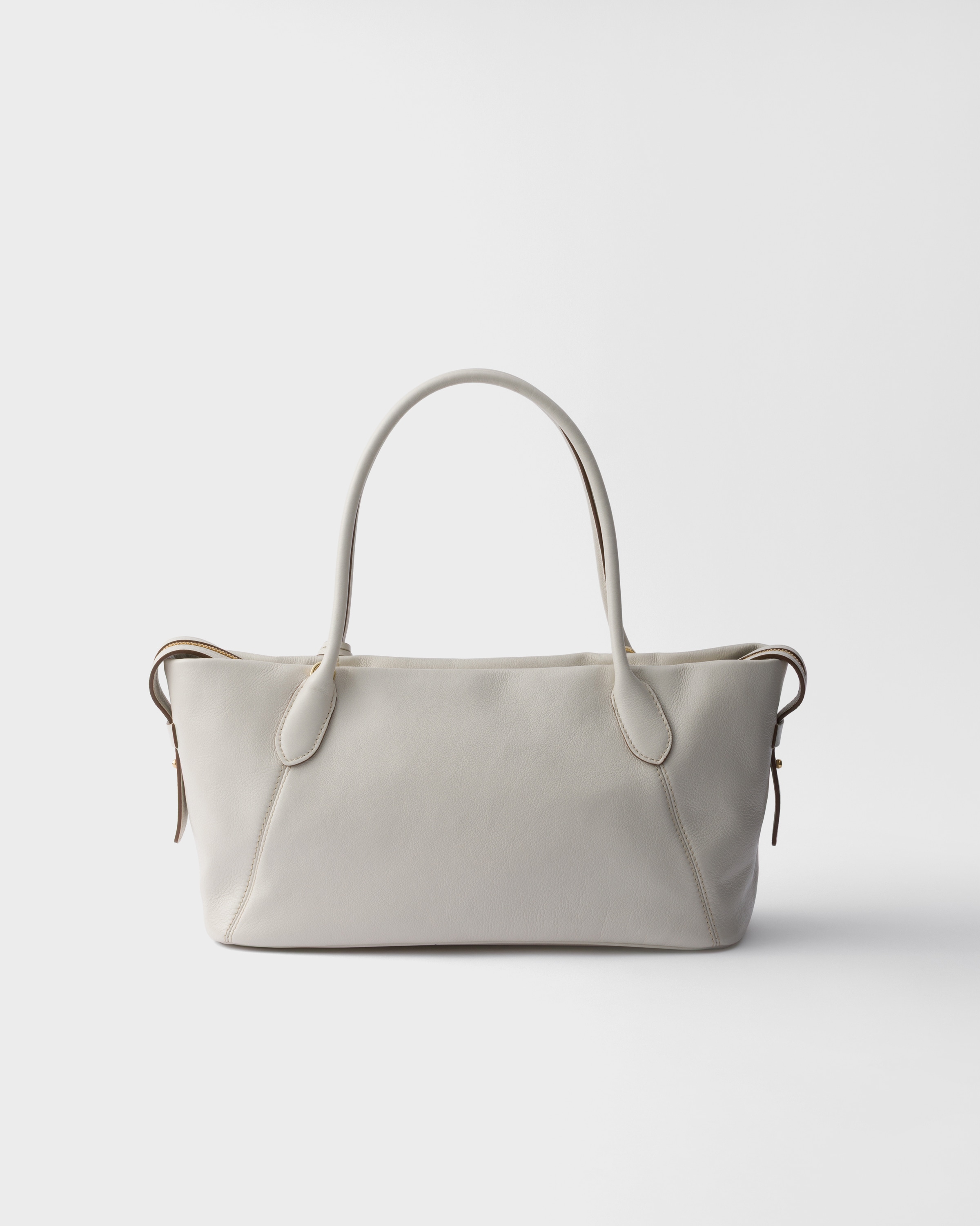 チョークホワイト ラージ レザー トートバッグ | PRADA - 日本