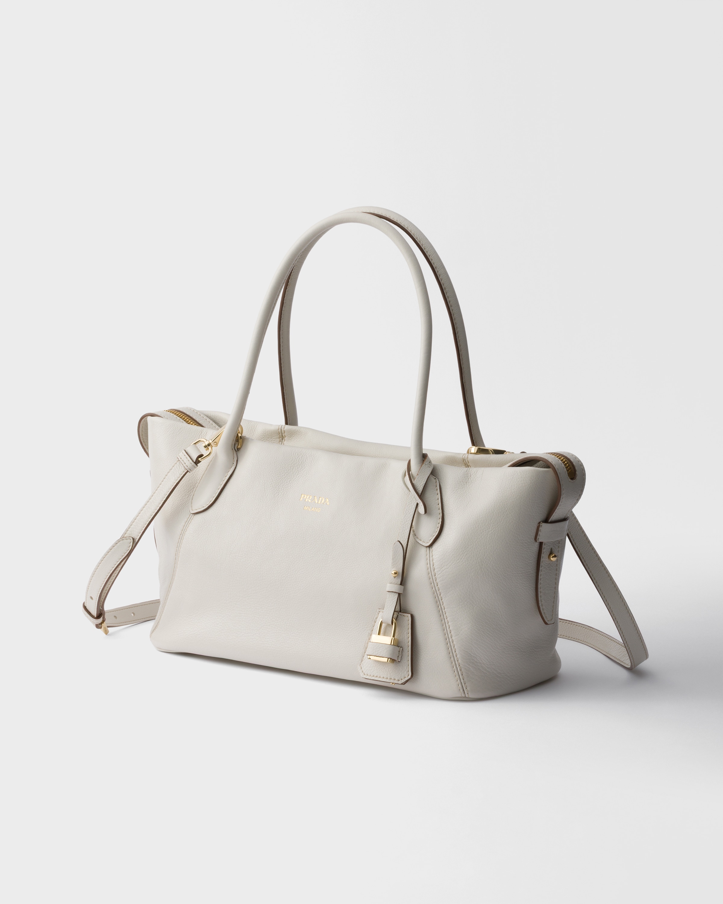 チョークホワイト ラージ レザー トートバッグ | PRADA - 日本