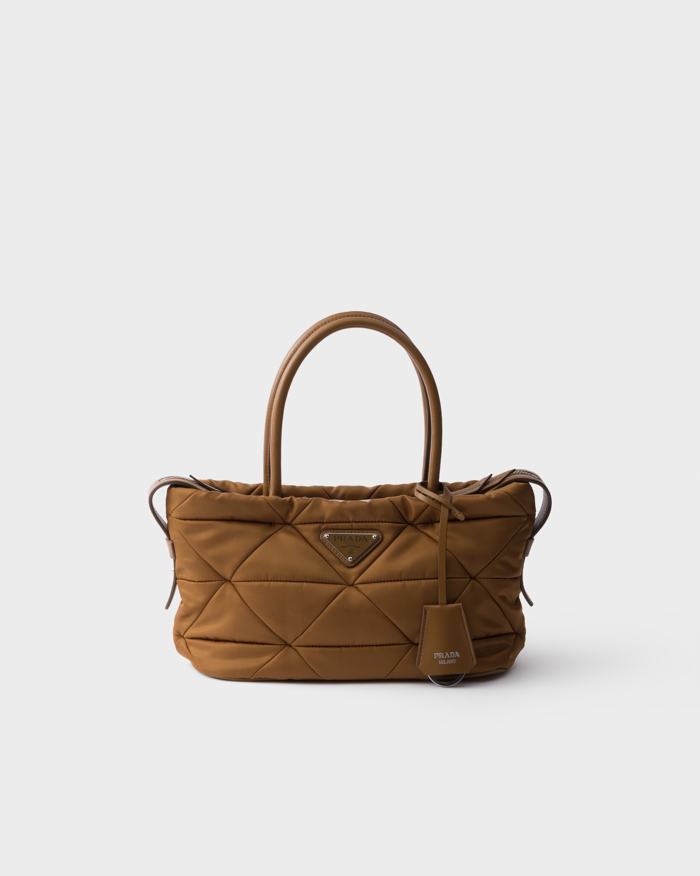 【美品】PRADA・パデット ナイロントートバッグ ブランデー ミディアム パデッド Re-Nylon トートバッグ | PRADA - 日本