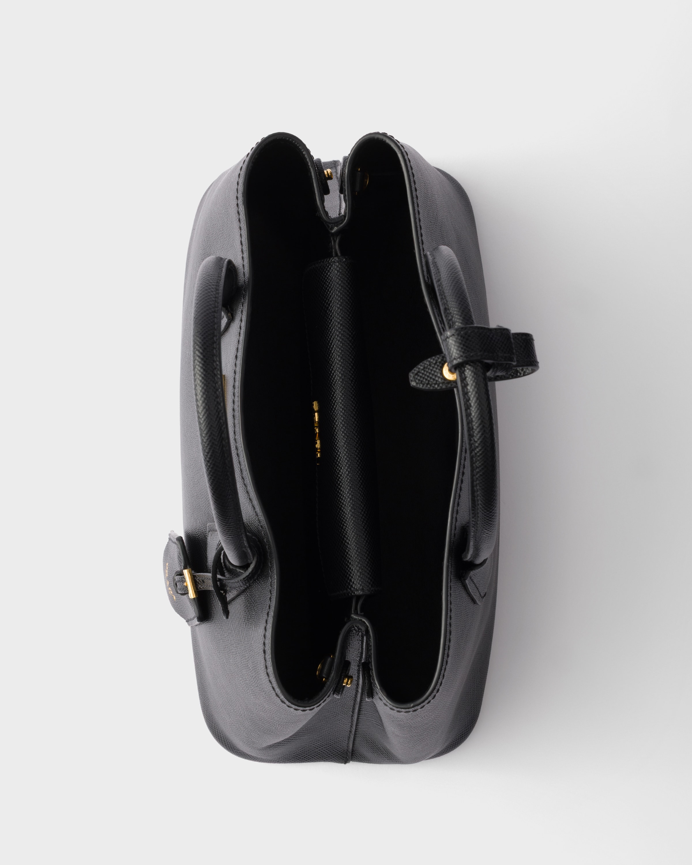 サ*ト様 PRADA プラダ ダブル サフィアーノレザー ミディアム　定価748 ブラック プラダ ダブル サフィアーノレザー ミディアムバッグ | PRADA