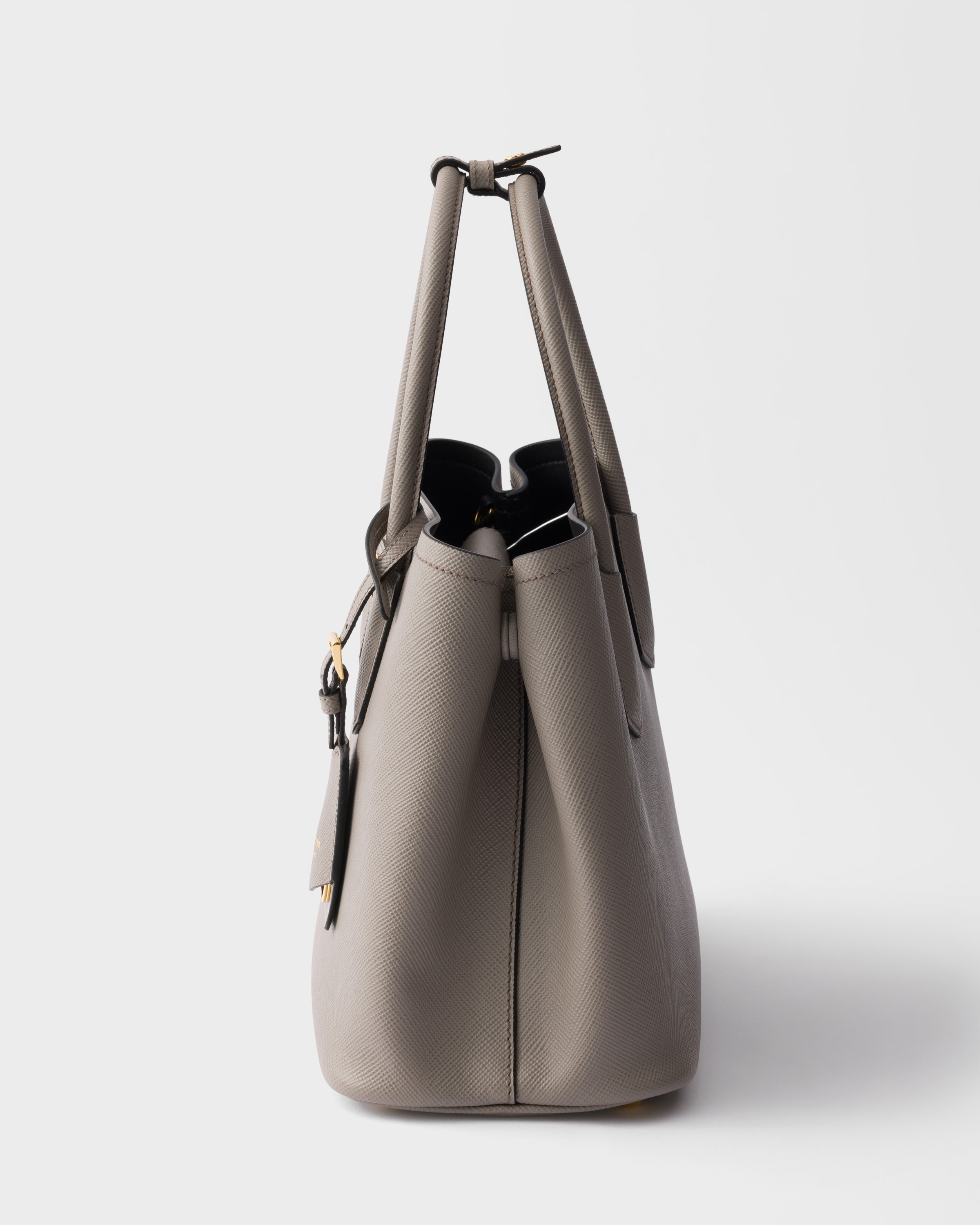 サ*ト様 PRADA プラダ ダブル サフィアーノレザー ミディアム　定価748 ブラック プラダ ダブル サフィアーノレザー ミディアムバッグ | PRADA