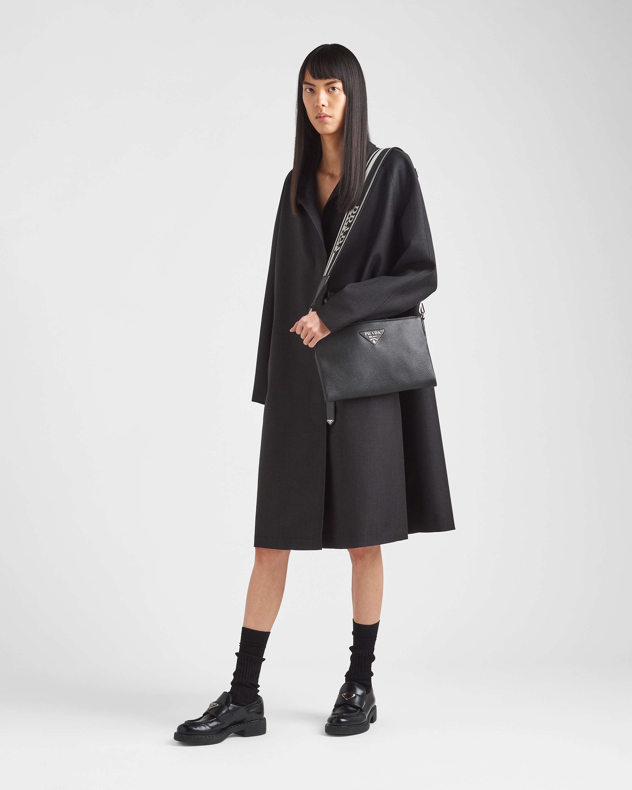 Prada حقيبة كتف من الجلد 7