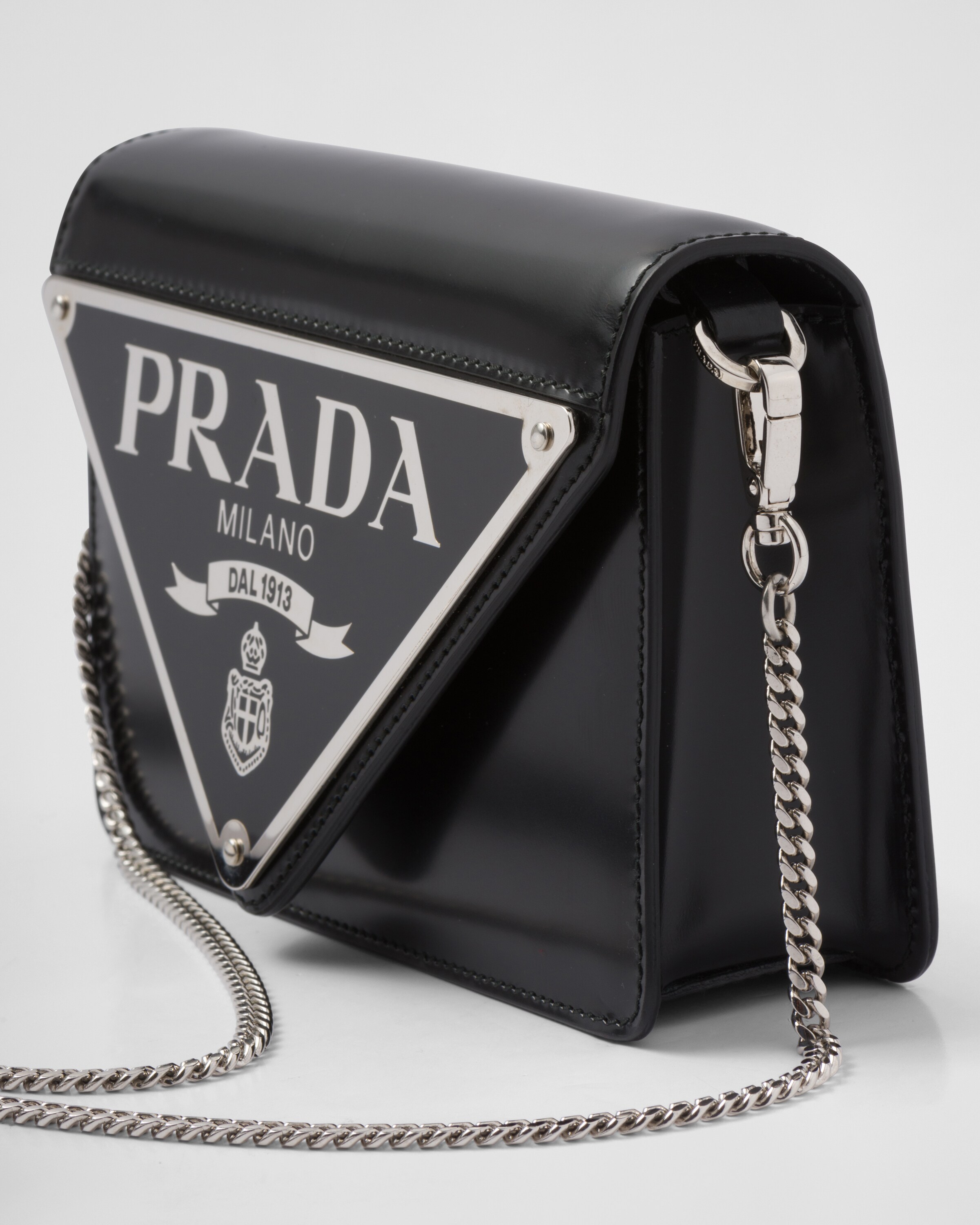 Prada حقيبة كتف من الجلد المصقول 6