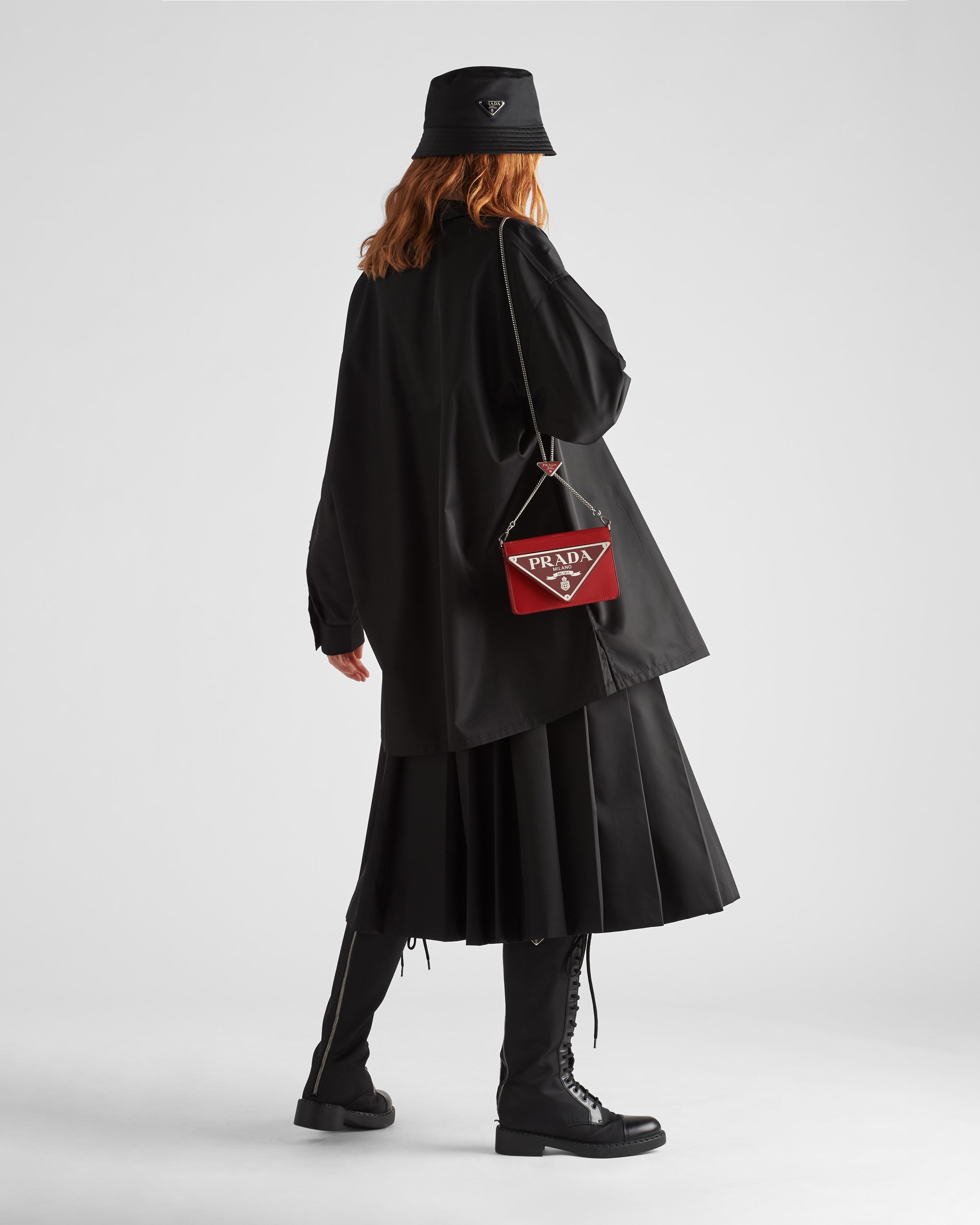 Prada حقيبة كتف من الجلد المصقول 7