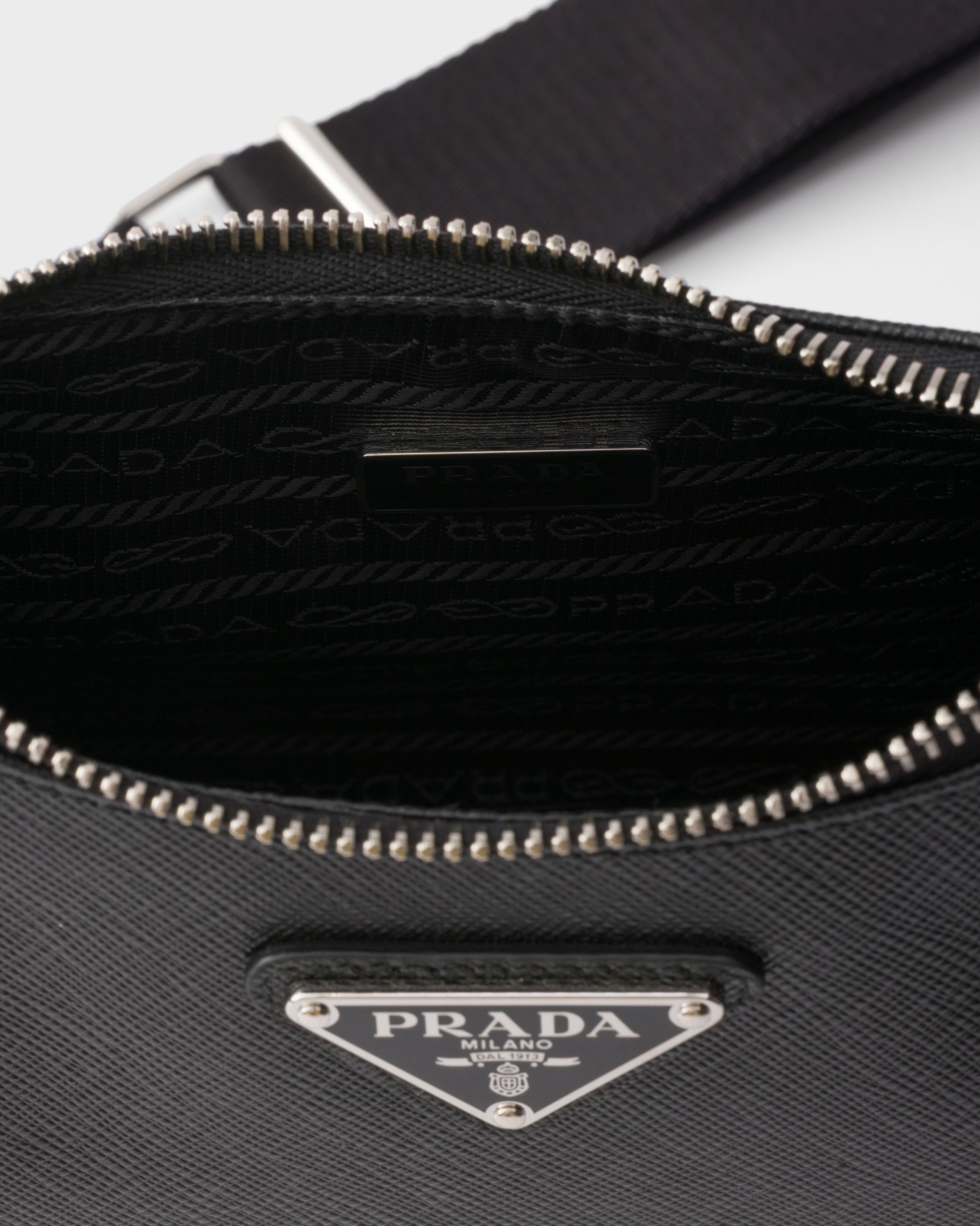 Prada Re-Edition 2005 Saffiano leather bag