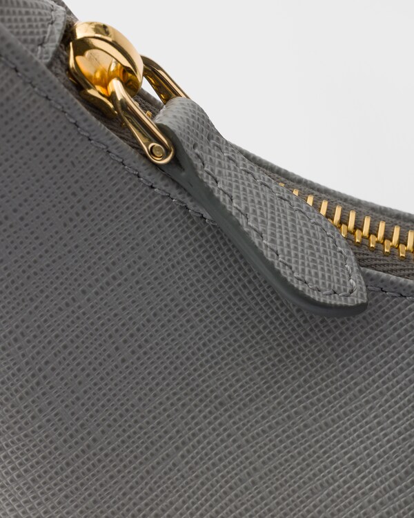 プラダ Re-Edition 2005 サフィアーノレザー バッグ - ライトグレー プラダ Re-Edition 2005 サフィアーノレザー バッグ - ライトグレー