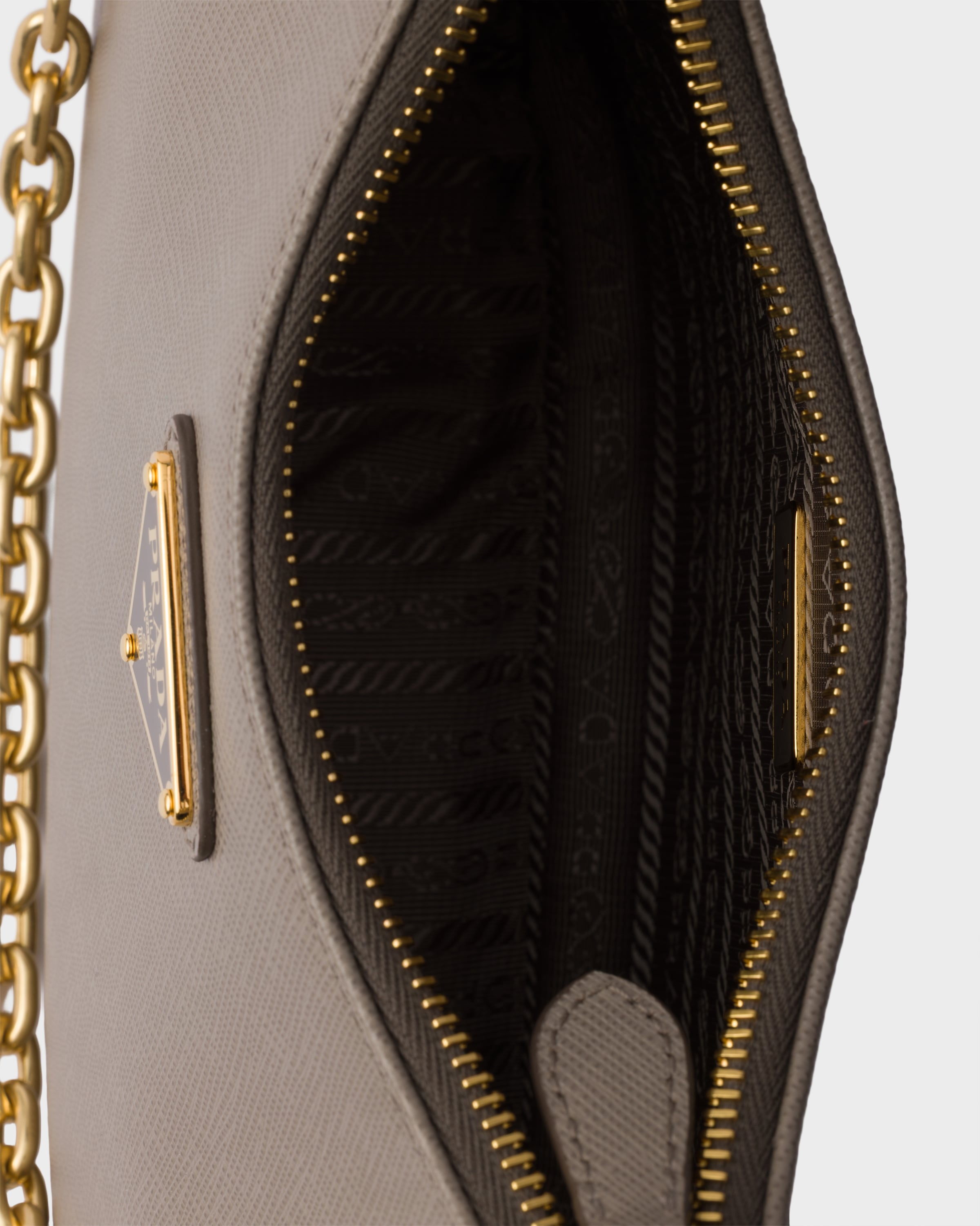 Prada Re-Edition 2005 Saffiano leather bag