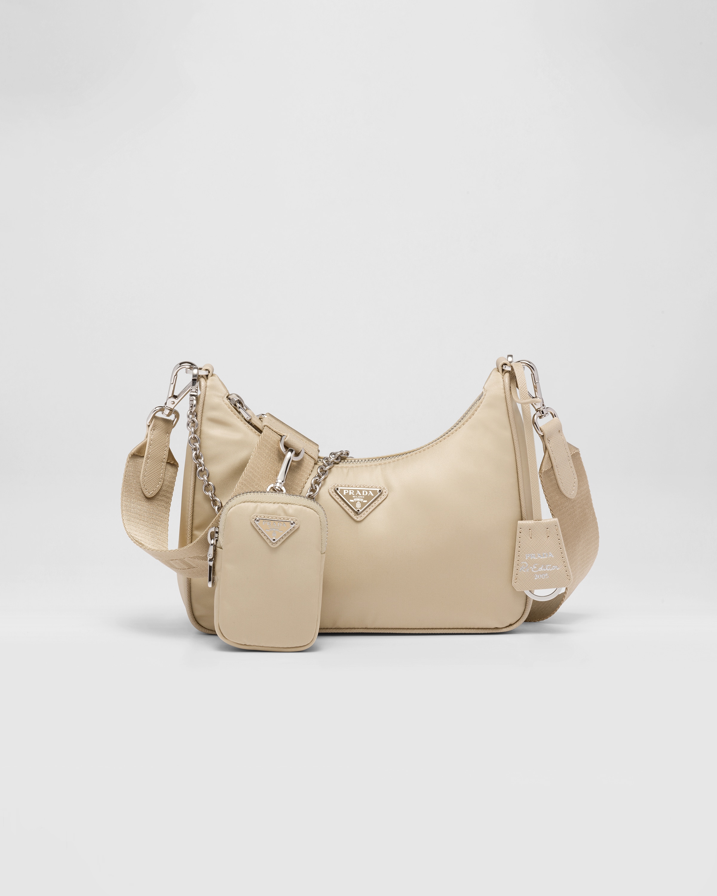 サンドベージュ プラダ Re-edition 2005 Re-nylon バッグ | PRADA