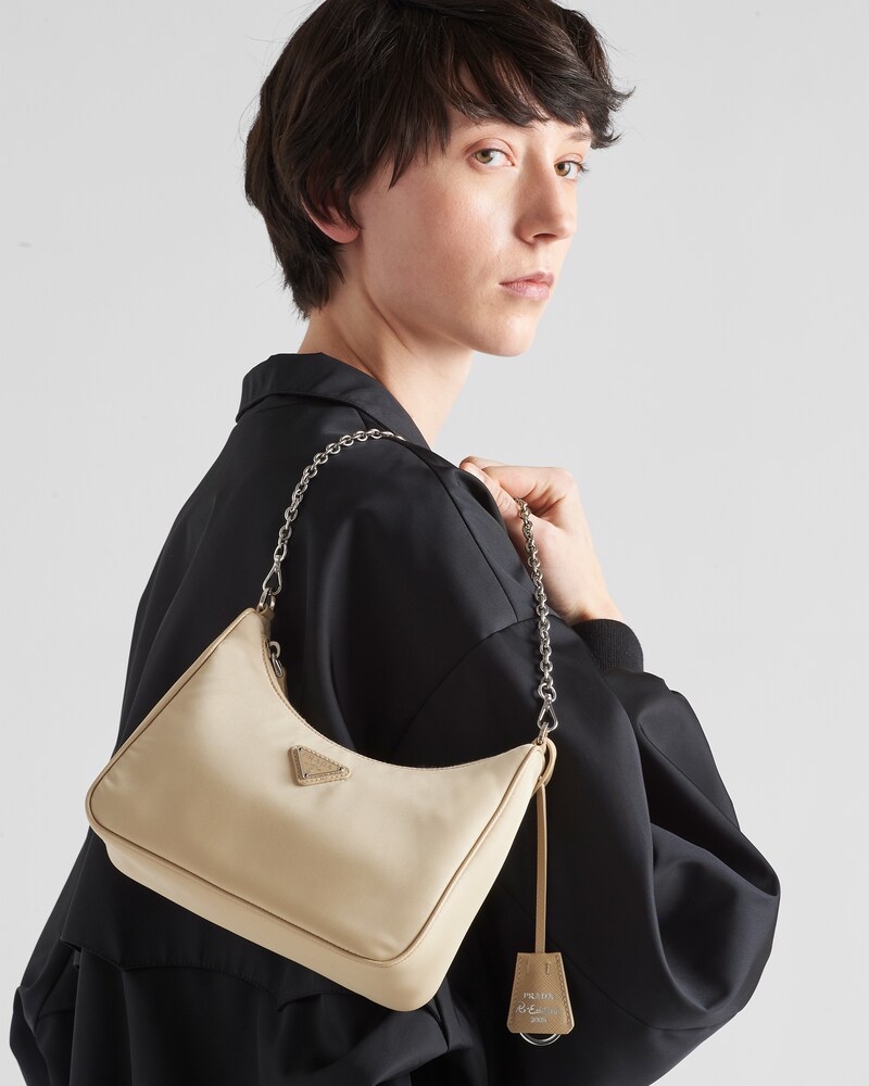 aw prada v nero shoulder bag   通販