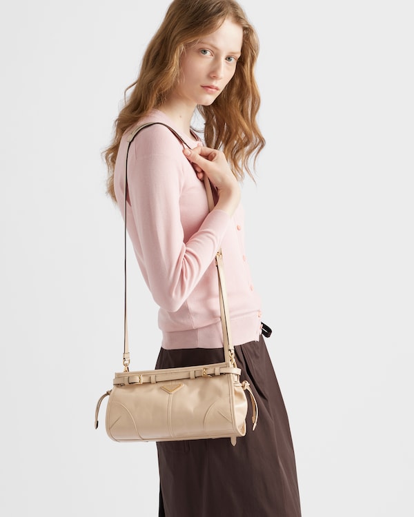 Prada Bonnie حقيبة كتف صغيرة من الجلد Prada Bonnie حقيبة كتف صغيرة من الجلد