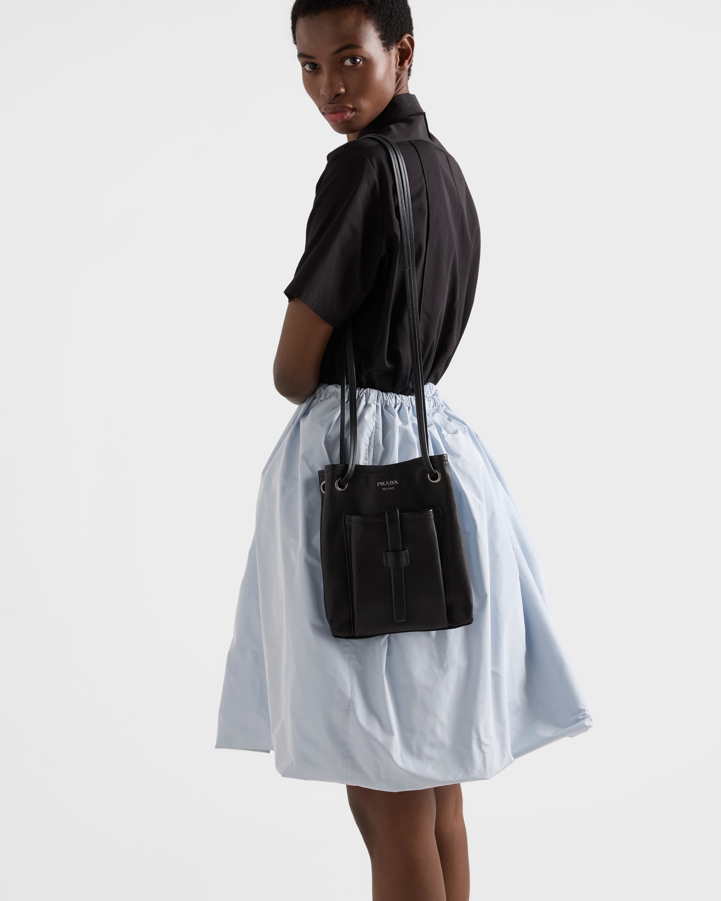 PRADA ブラック ショルダーバッグ ブラック レザー ミニ ショルダーバッグ | PRADA - 日本