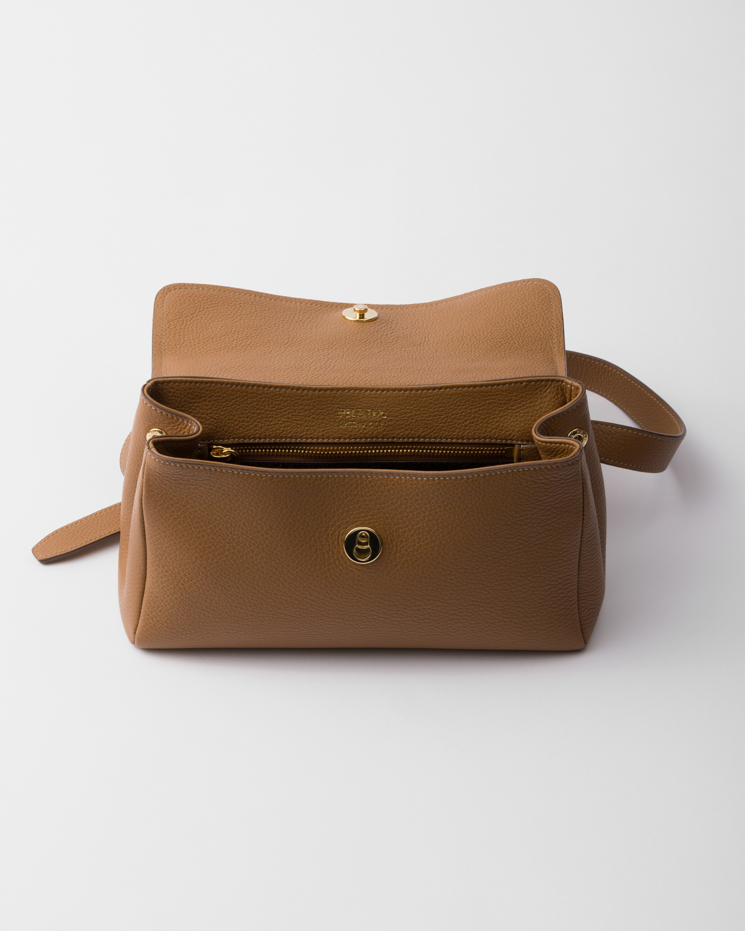 Prada Kleine Schultertasche Aus Leder In Karamell
