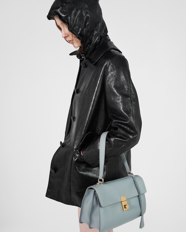 حقيبة كتف من الجلد Prada Soft Sound متوسطة الحجم حقيبة كتف من الجلد Prada Soft Sound متوسطة الحجم