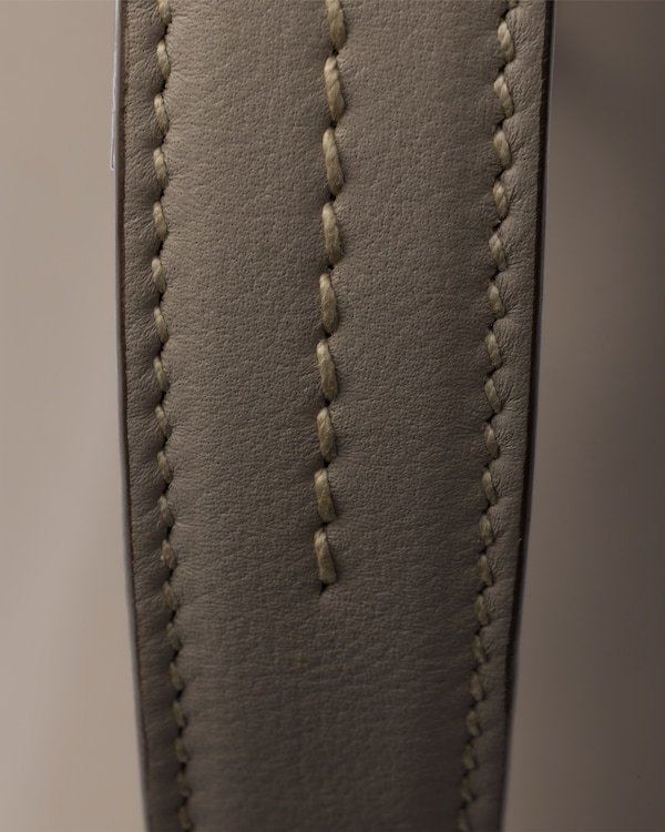 Prada Soft Sound中号皮革单肩包 Prada Soft Sound中号皮革单肩包