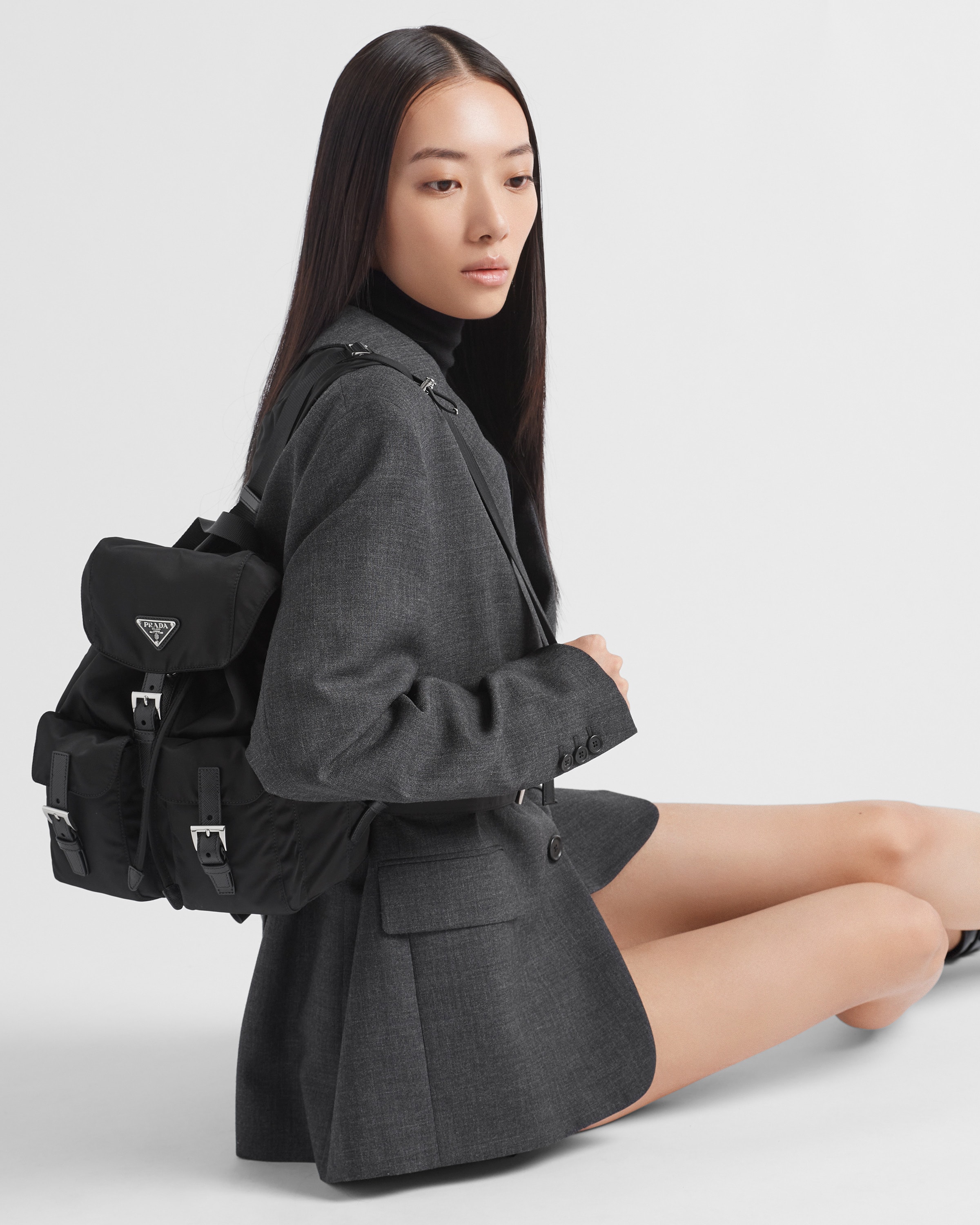 프라다 스몰 리나일론 백팩 1BZ677_RV44_F0002_V_OOO