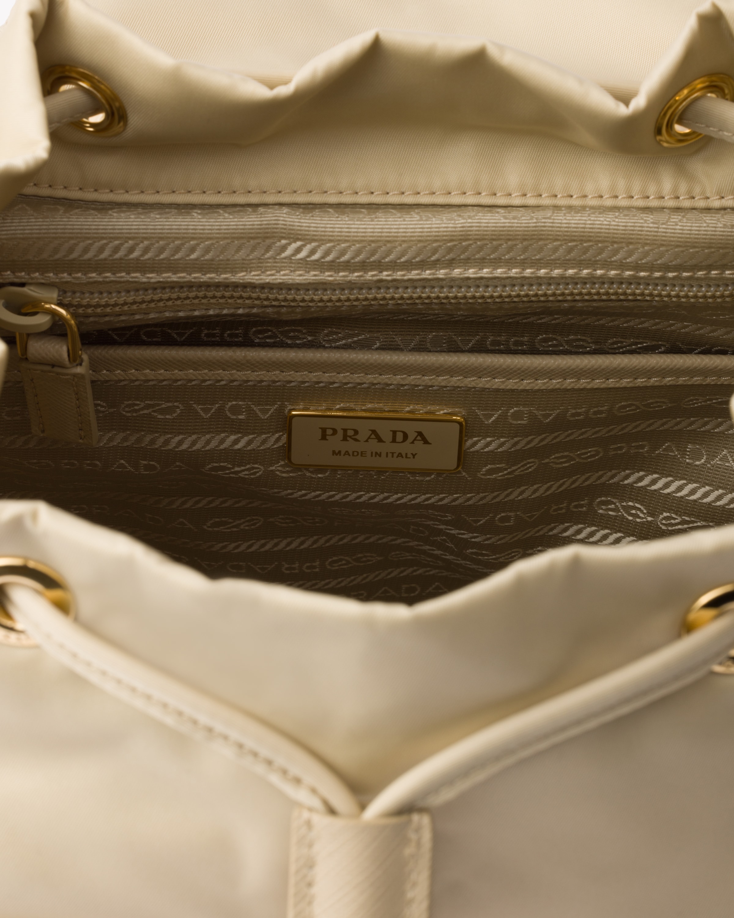 Prada Re-Edition 1978 Kleiner Rucksack aus Re-Nylon