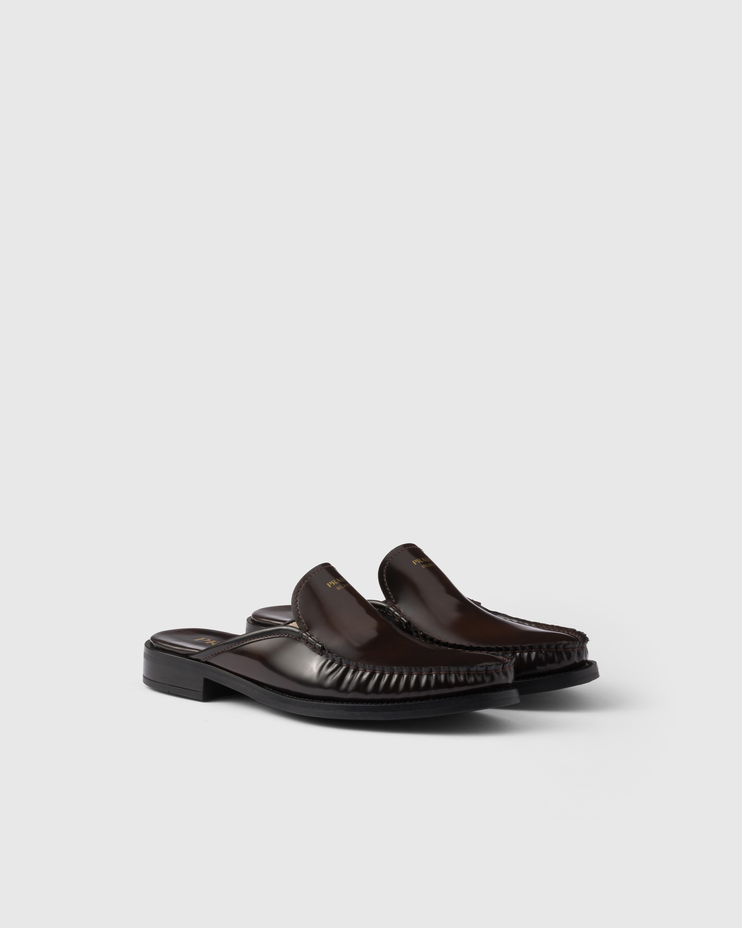 Prada Mules Aus Gebürstetem Leder In Brown