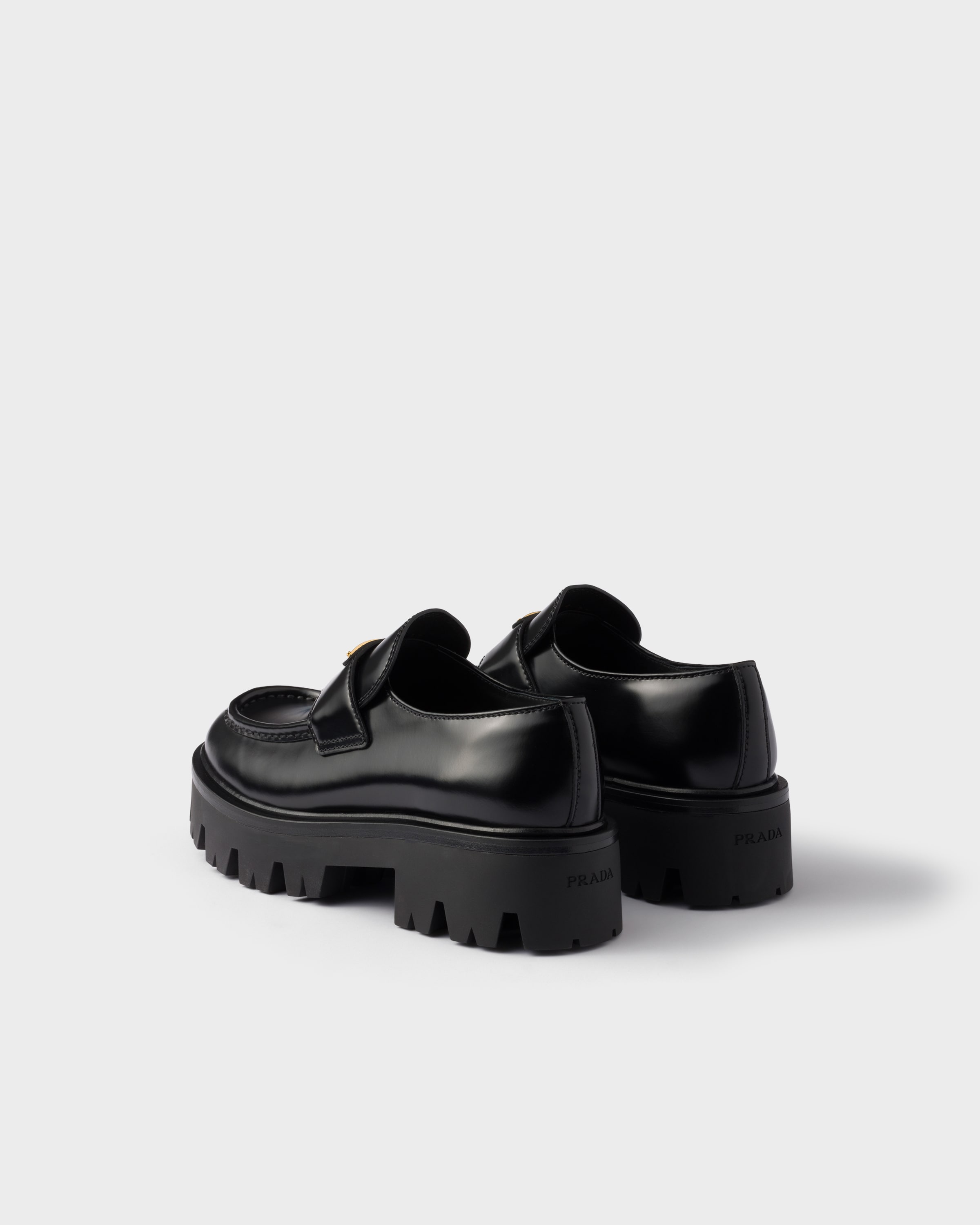 ブラック ブラッシュドレザー ローファー | PRADA