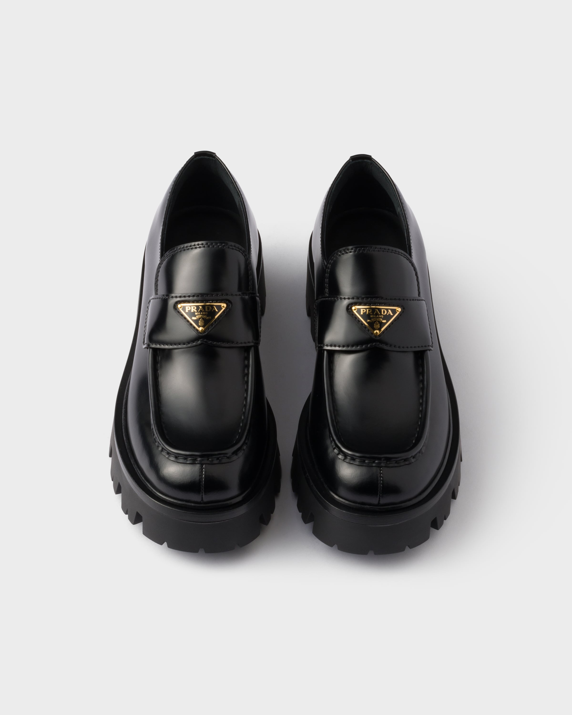 ブラック ブラッシュドレザー ローファー | PRADA