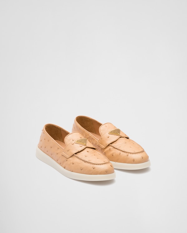 حذاء لوفر من جلد النعام حذاء لوفر من جلد النعام