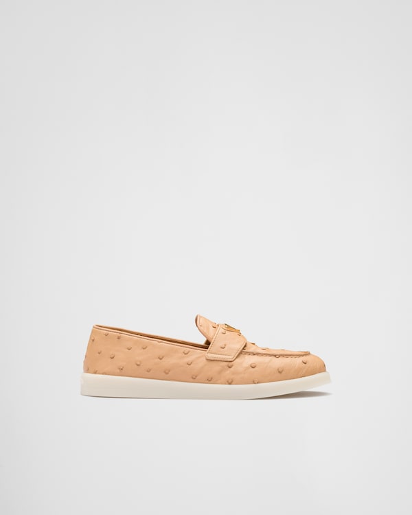 حذاء لوفر من جلد النعام حذاء لوفر من جلد النعام