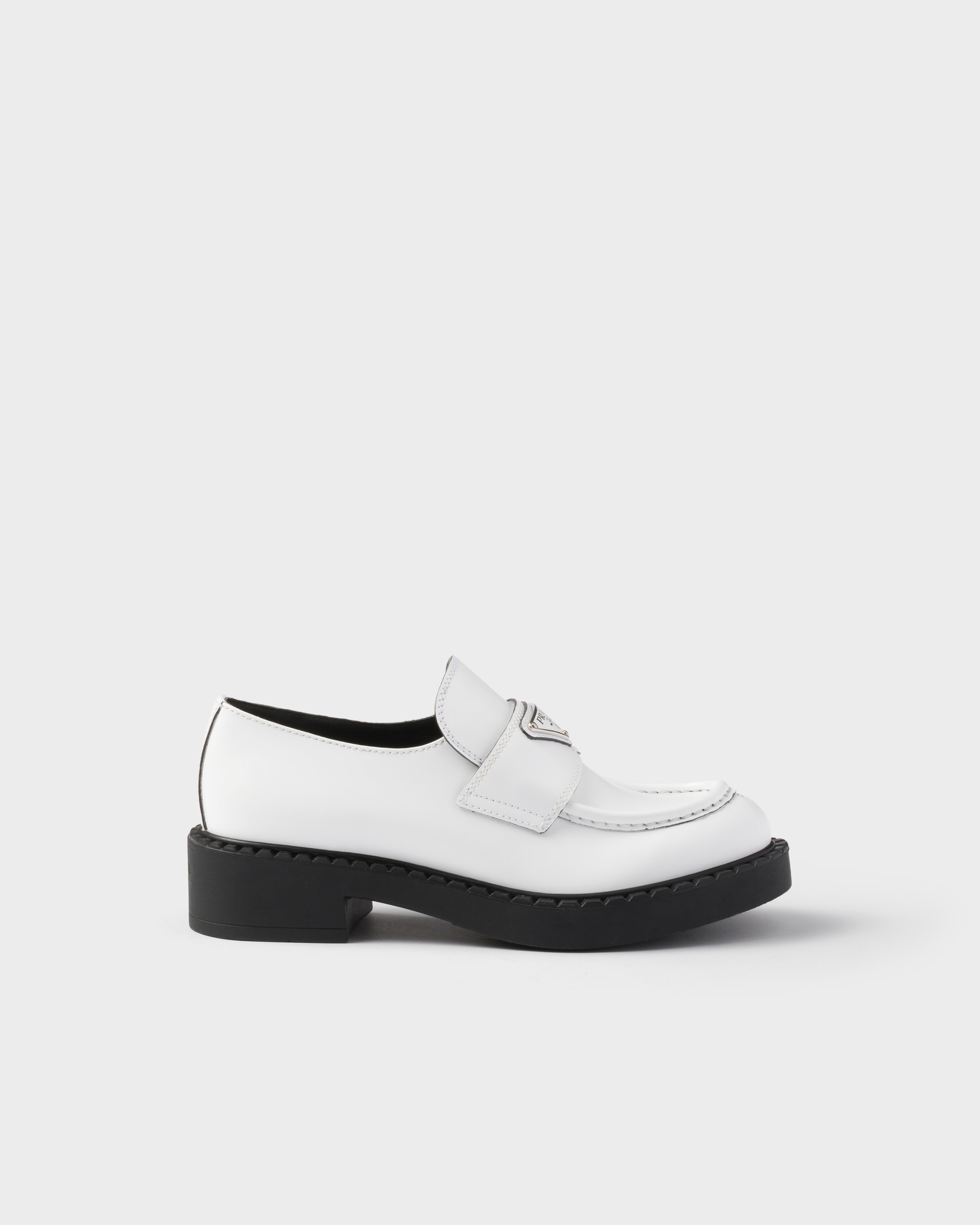 PRADA チョコレートローファー　ホワイト 8 1/2 Prada Women's White Chocolate Leather Triangle Logo Loafer