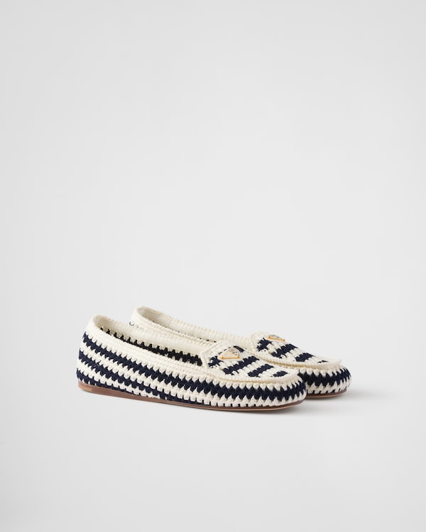 ローファー・オックスフォード PRADA EMBROIDERED CROCHET LOAFERS Prada Embroidered Crochet Loafers | italist