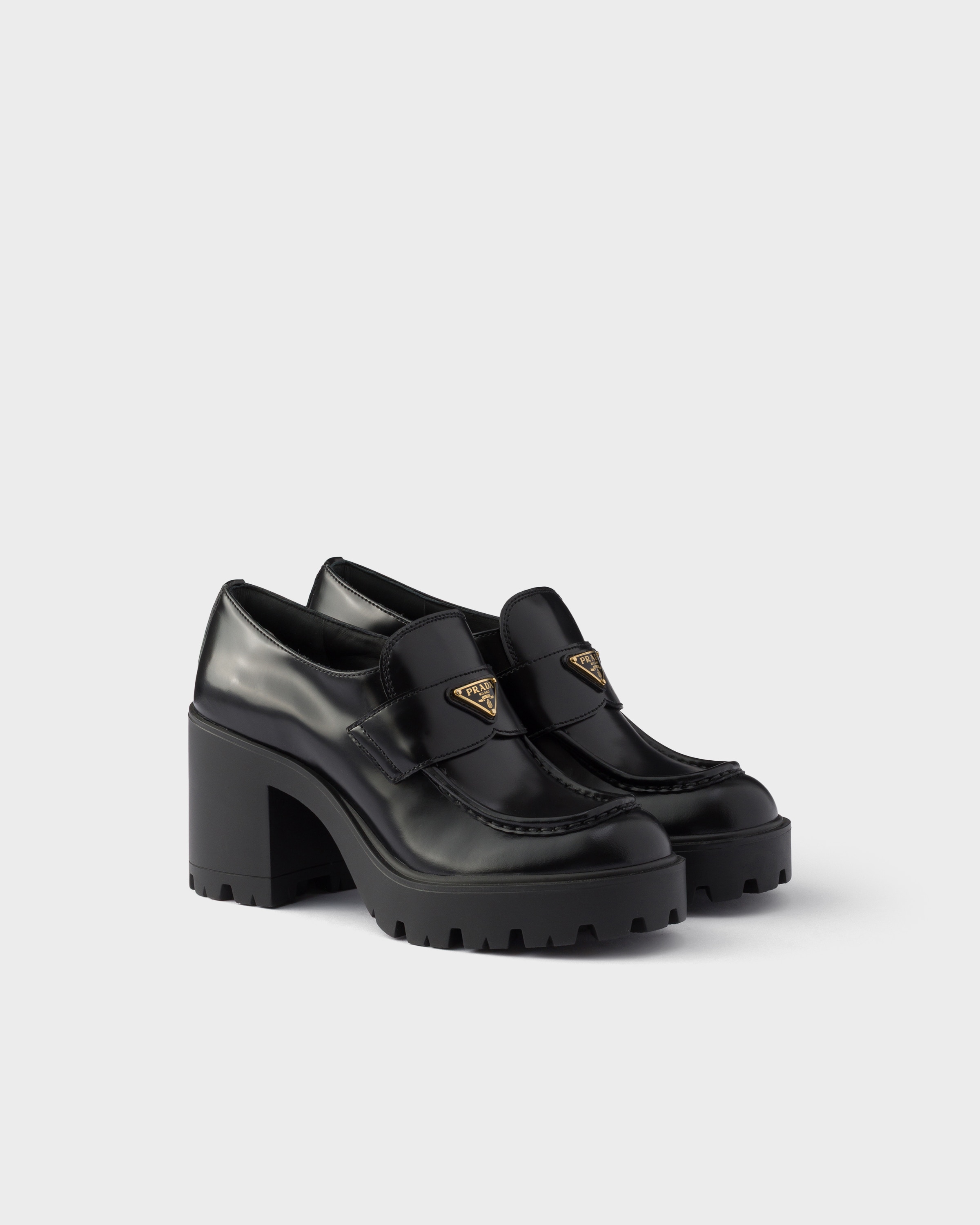 ブラック ブラッシュドレザー ローファー | PRADA - 日本