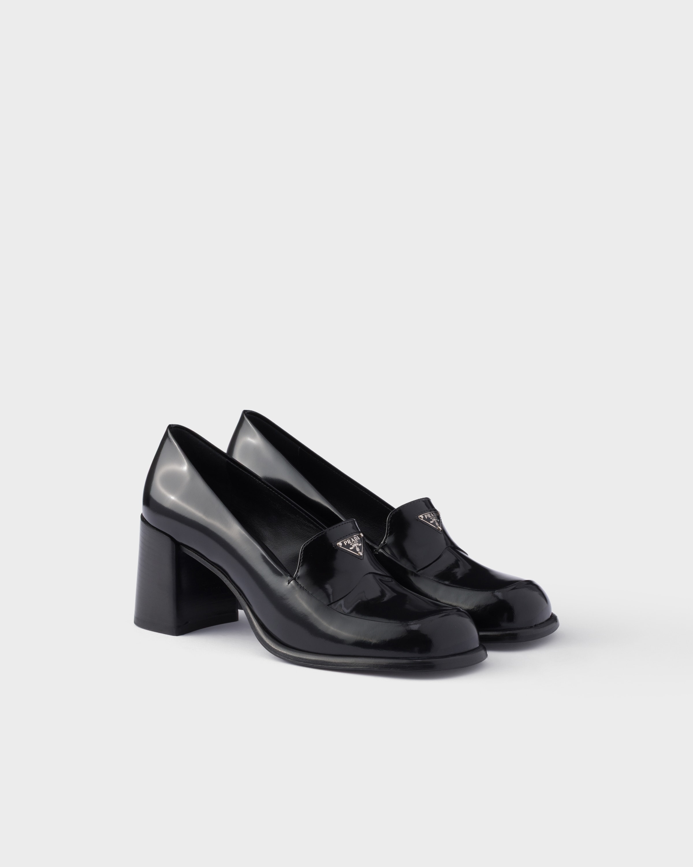 ブラック ブラッシュドレザー ローファー | PRADA - 日本