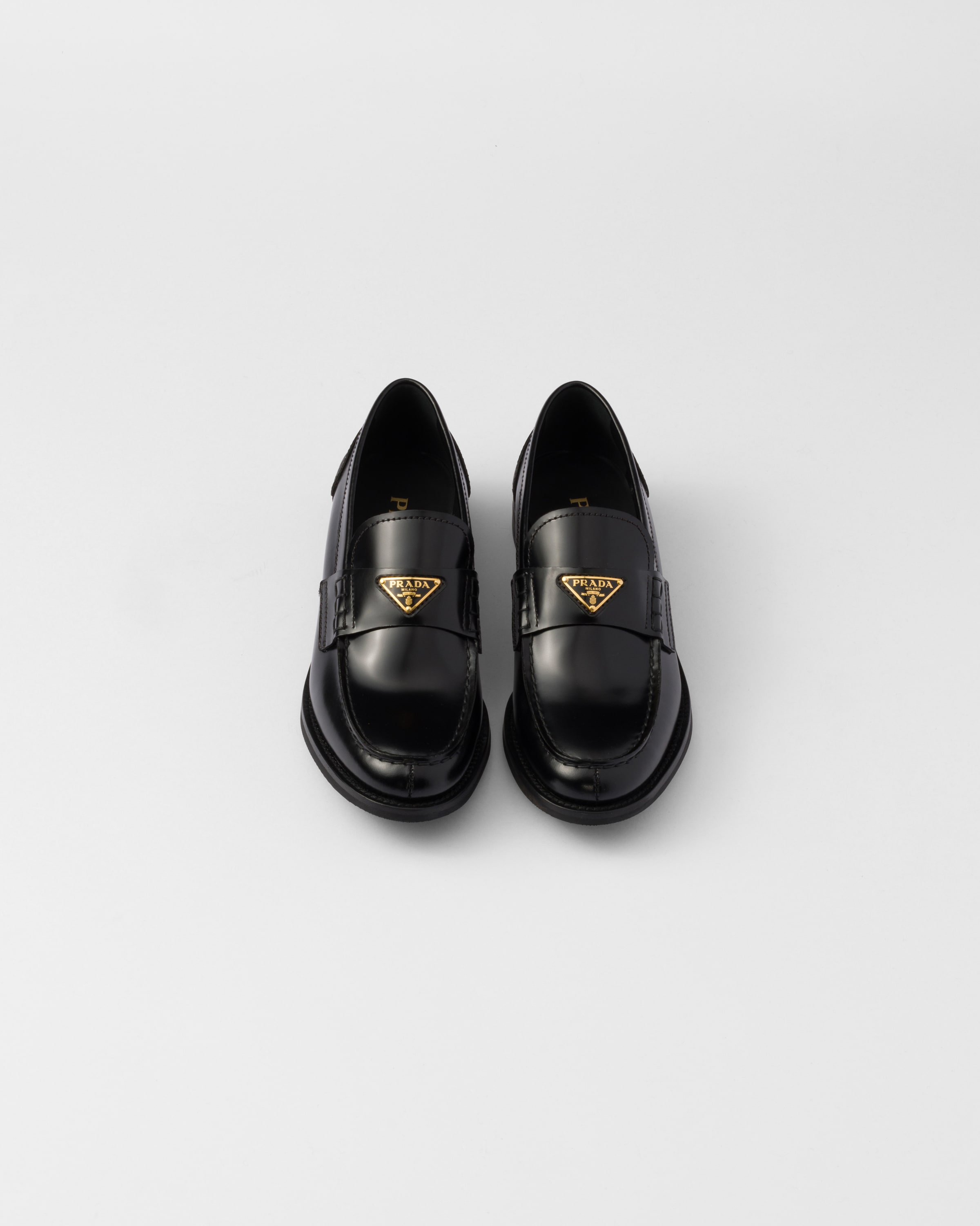ブラック ブラッシュドレザー ローファー | PRADA