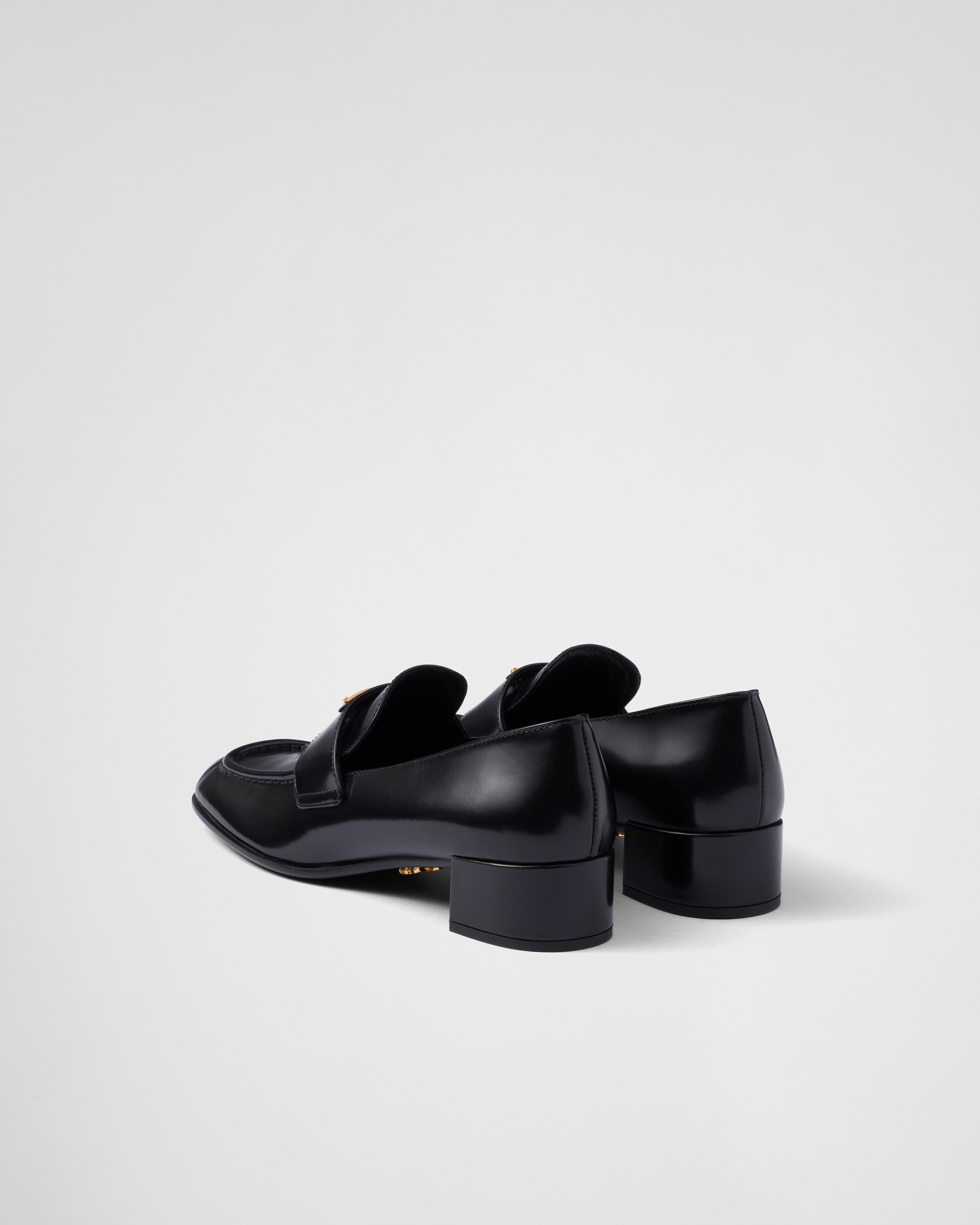 ブラック ブラッシュドレザー ローファー | PRADA