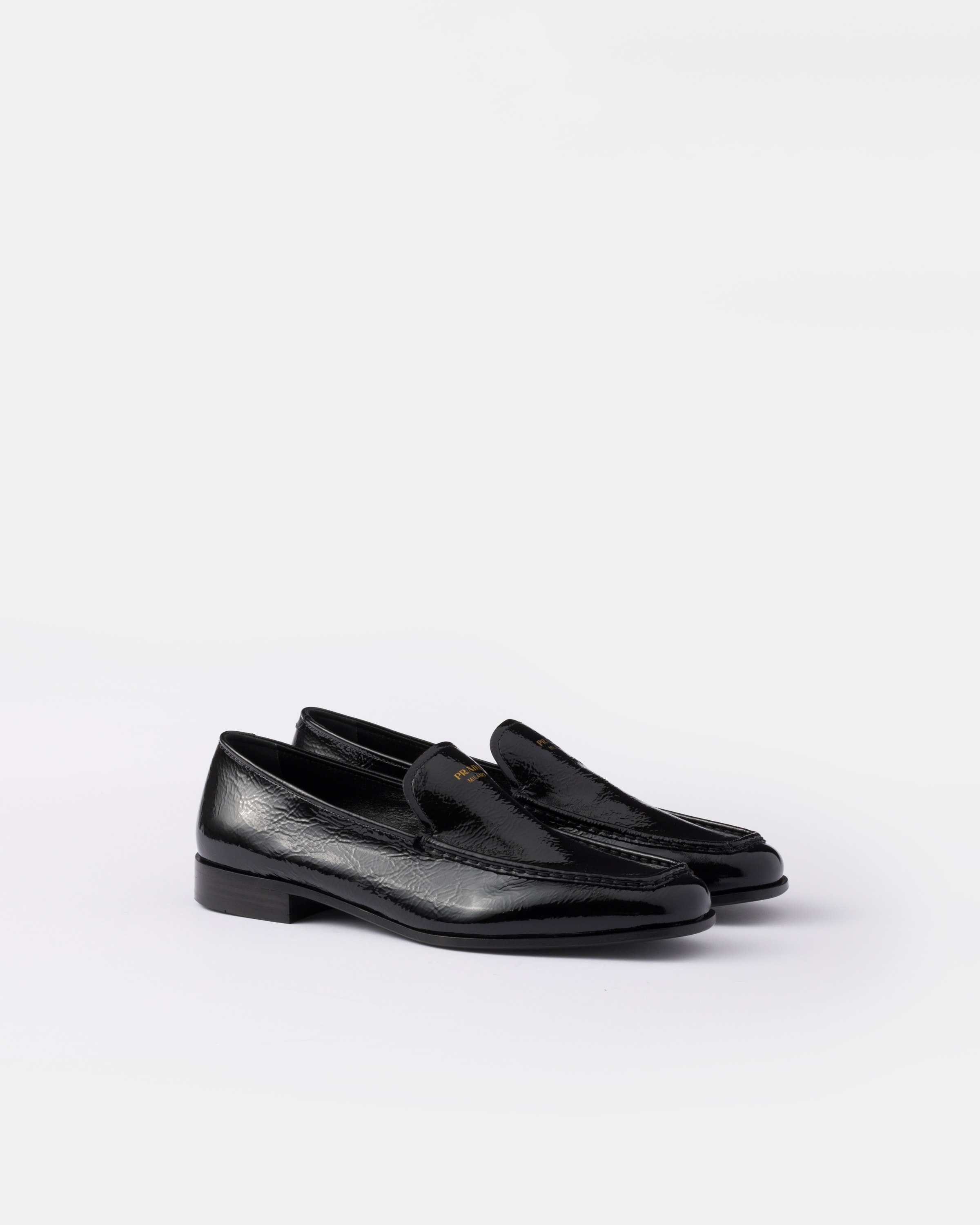 ブラック ナプラックパテントレザー ローファー | PRADA