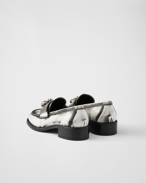 メタルディテール付 ブラッシュドレザー ローファー メタルディテール付 ブラッシュドレザー ローファー