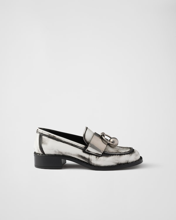 メタルディテール付 ブラッシュドレザー ローファー メタルディテール付 ブラッシュドレザー ローファー