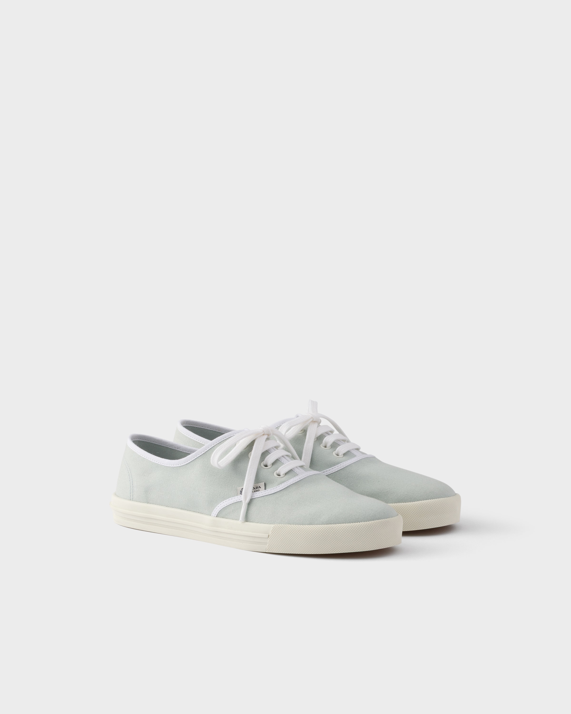 Drill fabric laced sneakers