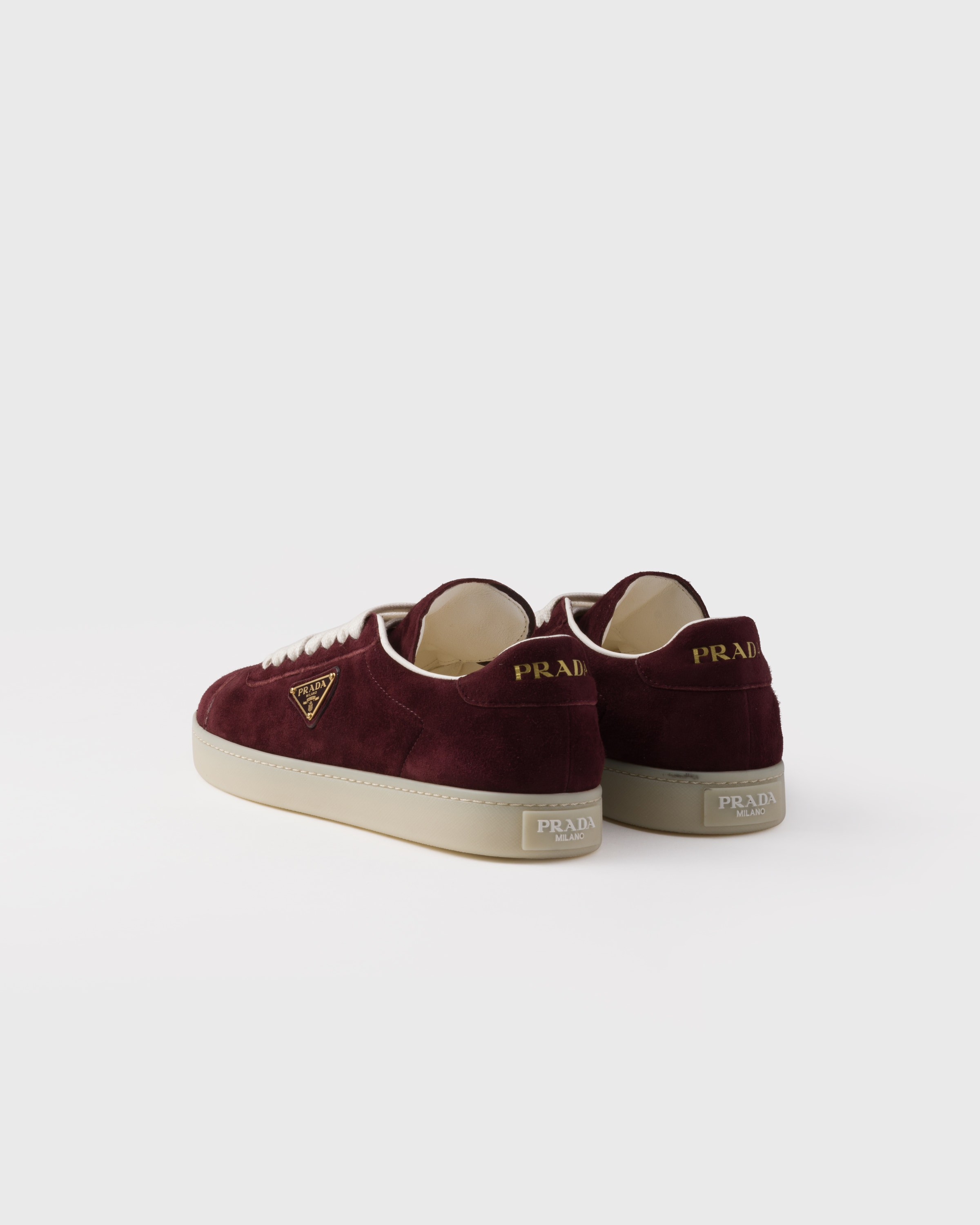 Shop Prada Sneaker Aus Wildleder In Burgundy