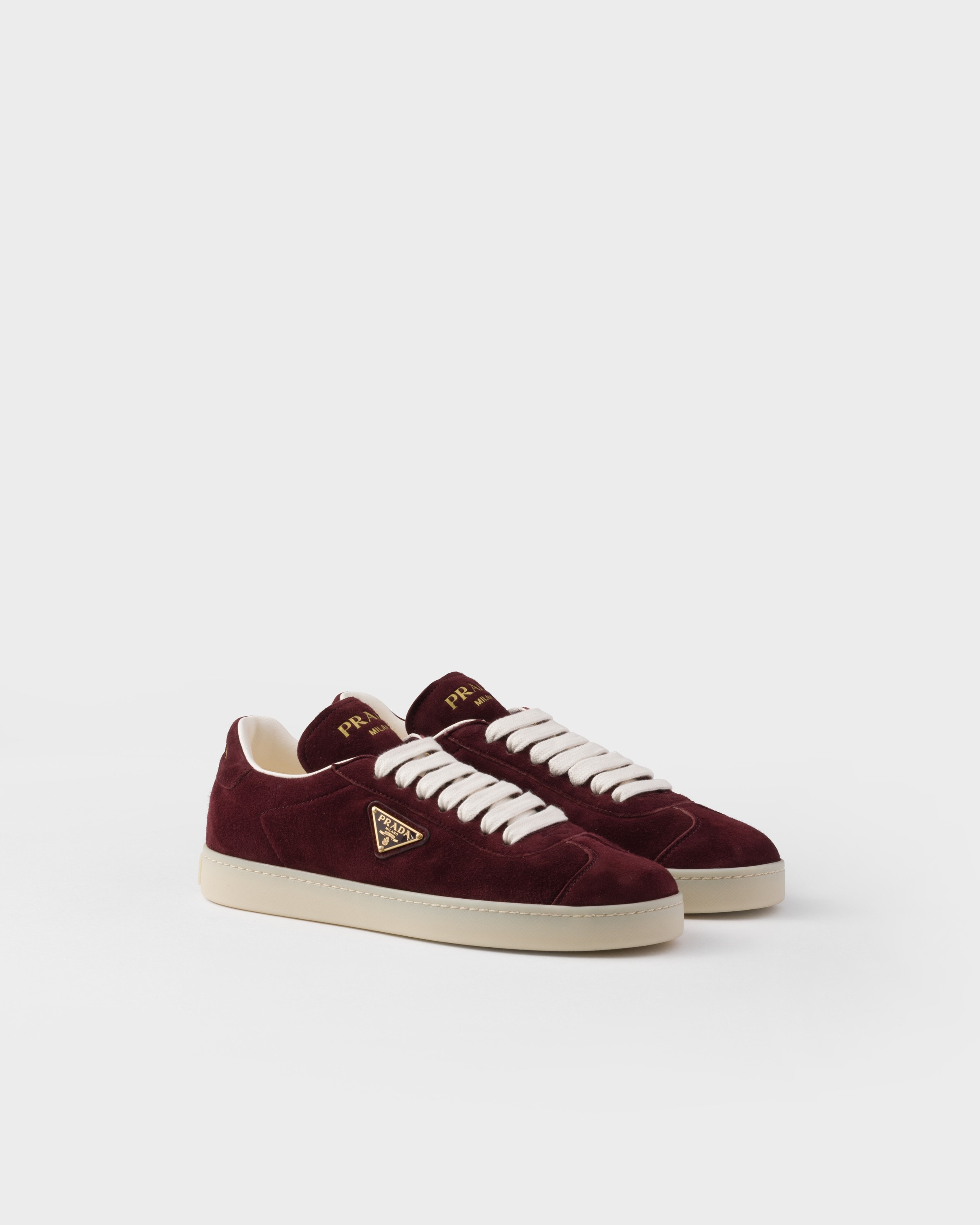 Shop Prada Sneaker Aus Wildleder In Burgundy