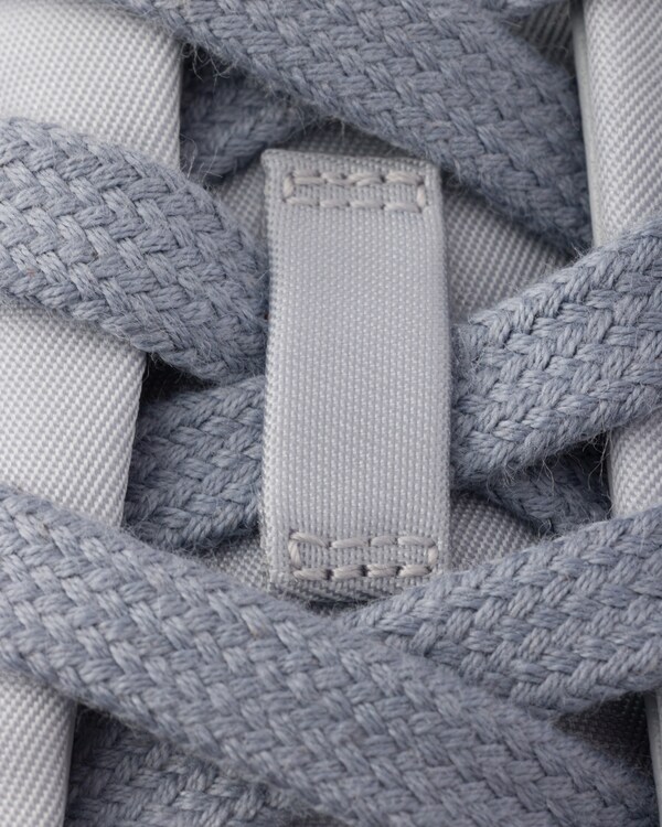 Sneaker Court aus Re-Nylon - Perlgrau Sneaker Court aus Re-Nylon - Perlgrau