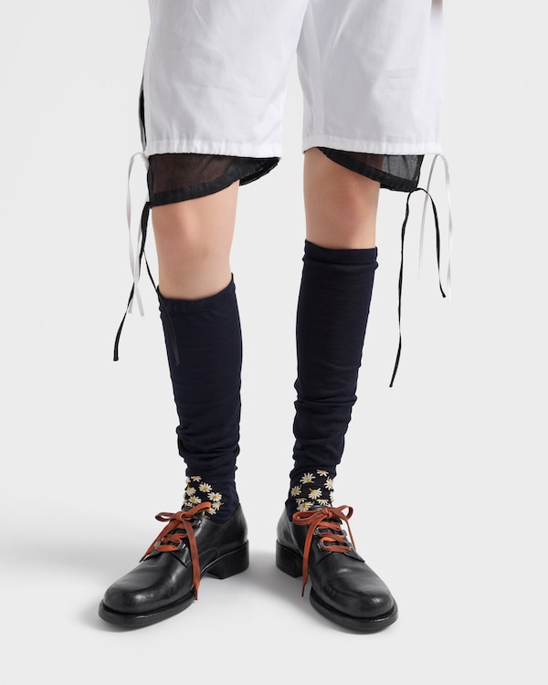 Schnürschuhe aus antikisiertem Leder - Schwarz Schnürschuhe aus antikisiertem Leder - Schwarz