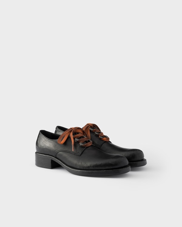 Schnürschuhe aus antikisiertem Leder - Schwarz Schnürschuhe aus antikisiertem Leder - Schwarz